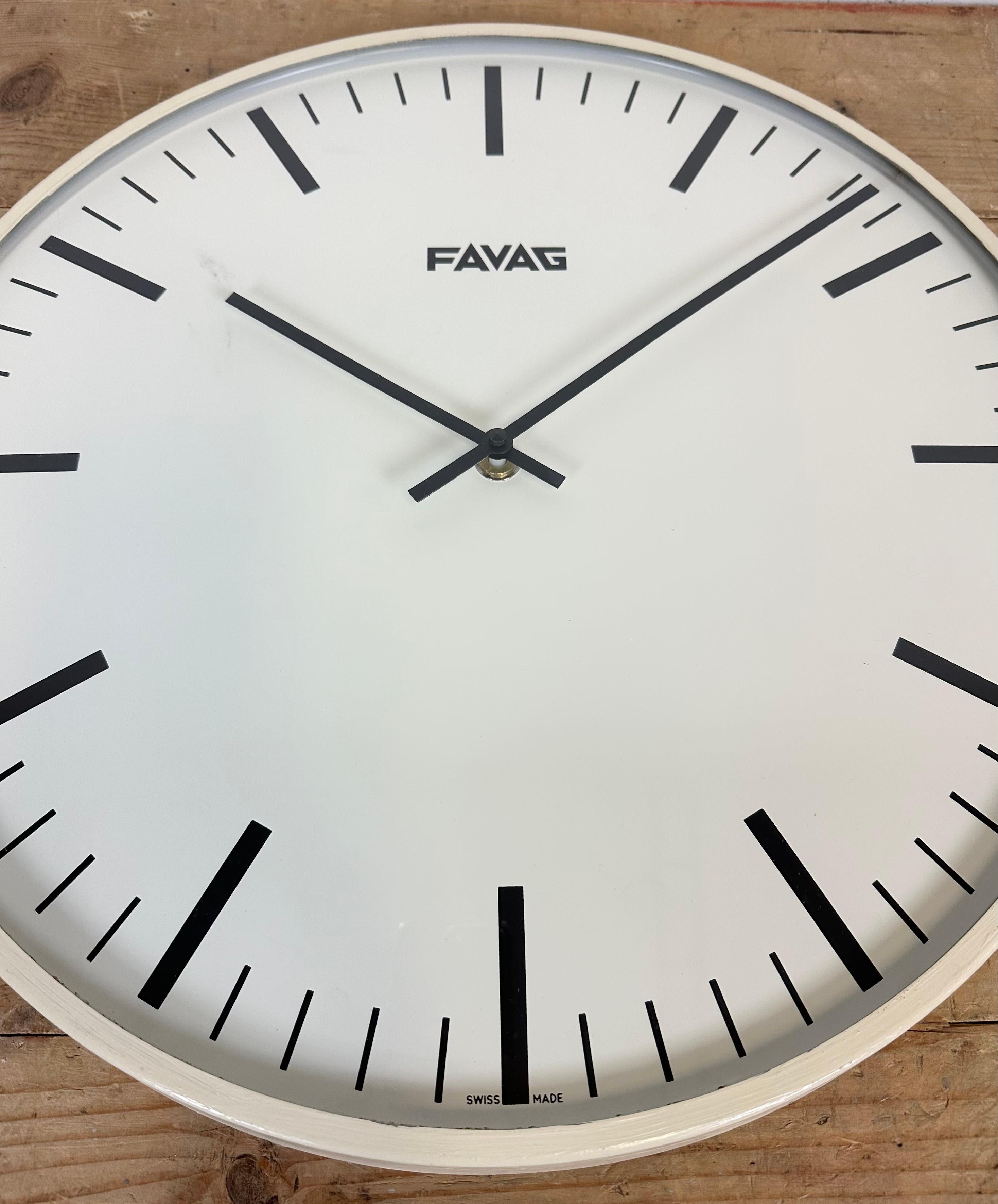Vintage Swiss Beige Wall Clock from Favag, 1970s For Sale 5