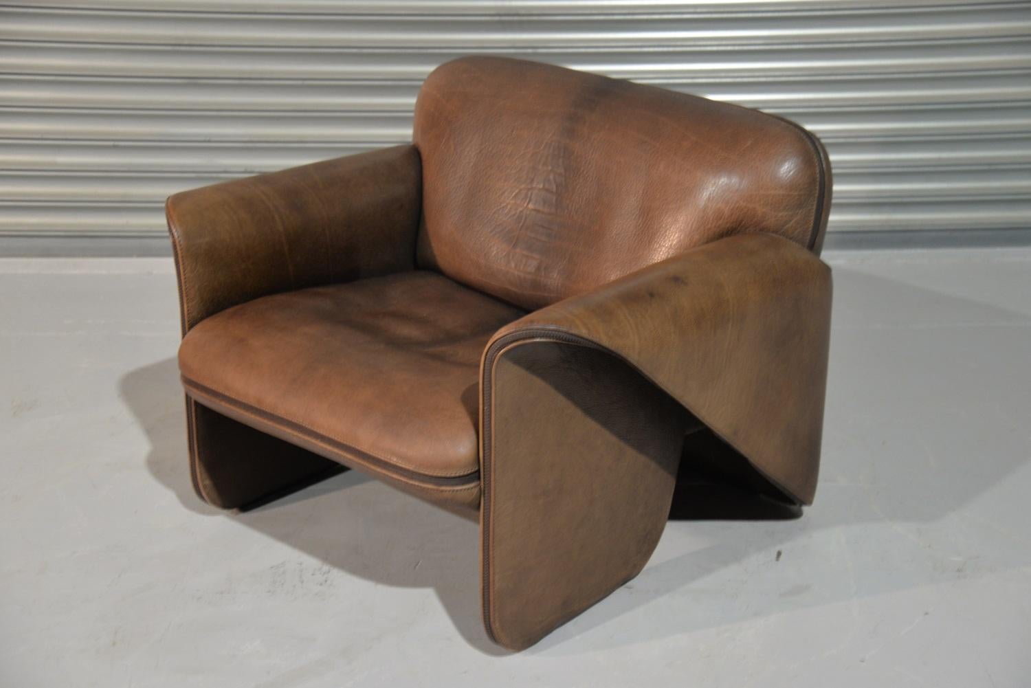 Discounted airfreight for our International customers (from 2 weeks door to door)

Ultra rare vintage De Sede DS 125 armchair by Gerd Lange in 1978. These sculptural pieces are upholstered in 3mm-5mm thick neck leather with a decorative zipper