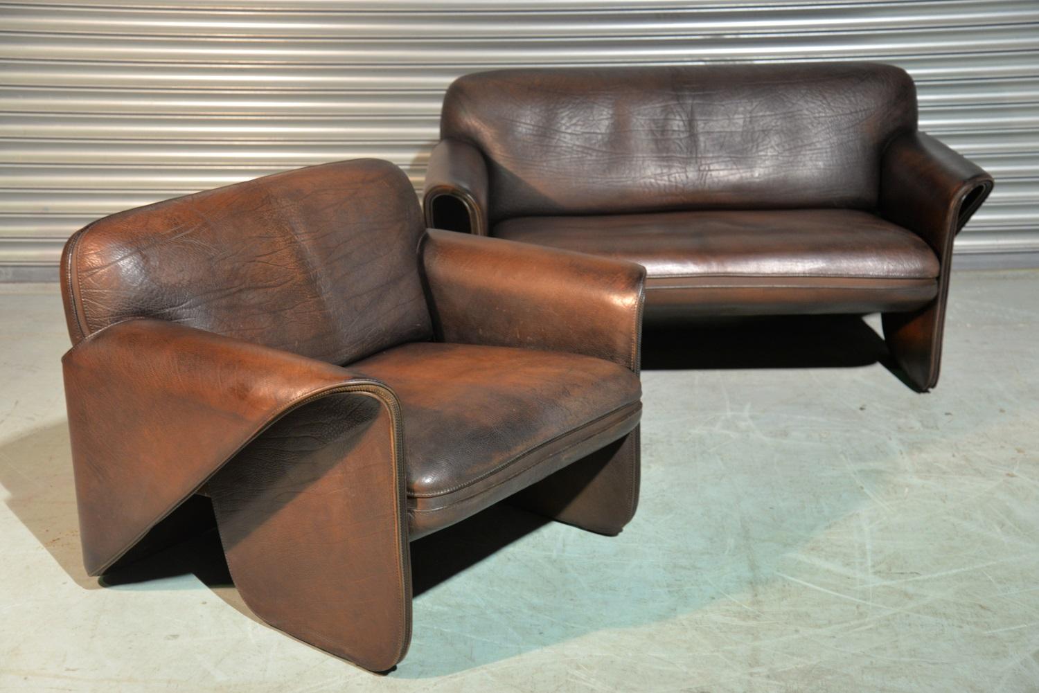 Discounted airfreight for our US and International customers (from 2 weeks door to door)

We are delighted to bring to you an ultra rare vintage De Sede DS 125 sofa and armchair designed by Gerd Lange in 1978. These sculptural pieces are upholstered