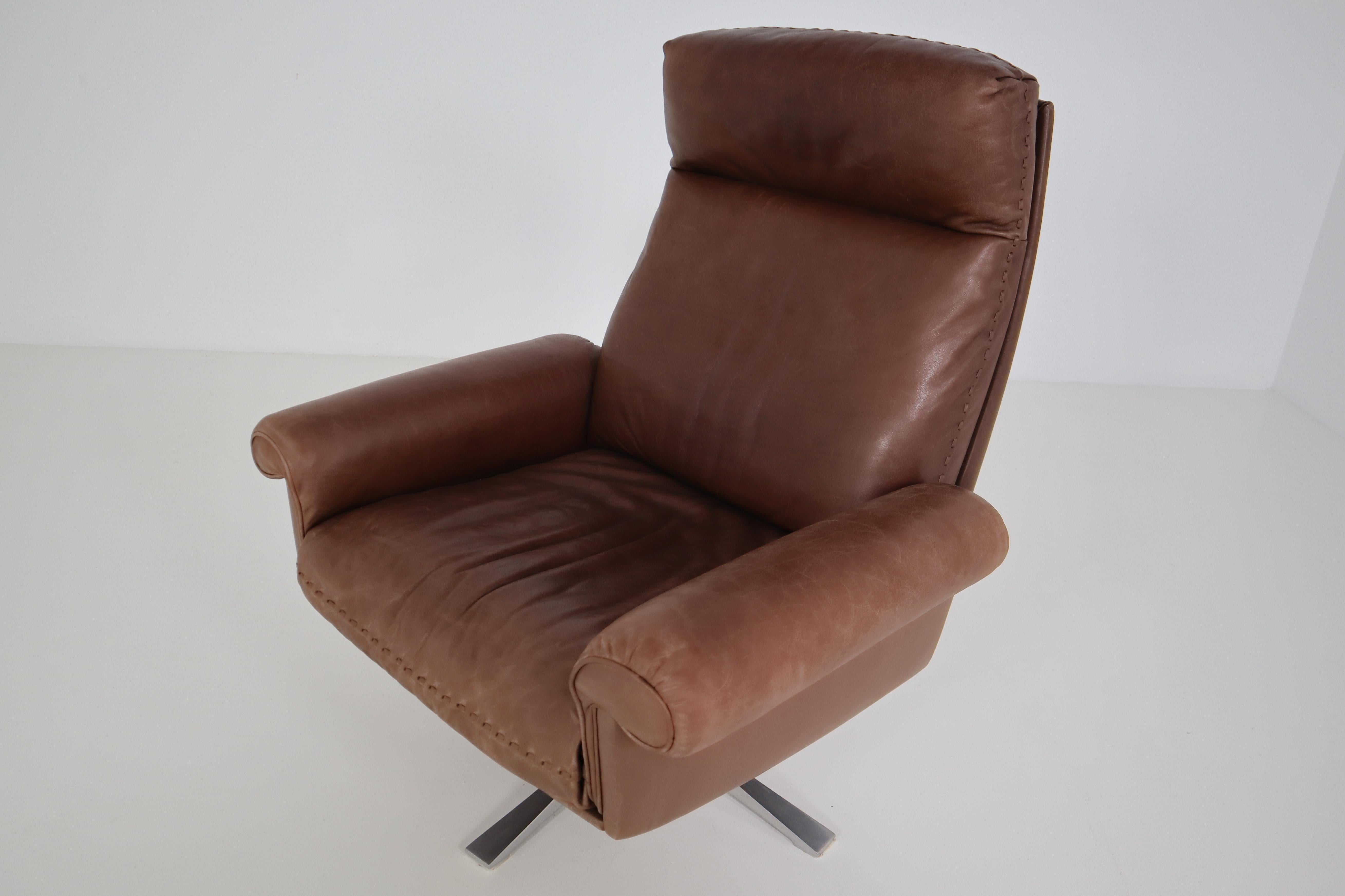 Vintage Swiss De Sede DS 35 Executive Swivel Armchair, 1960s in Brown Leather 1