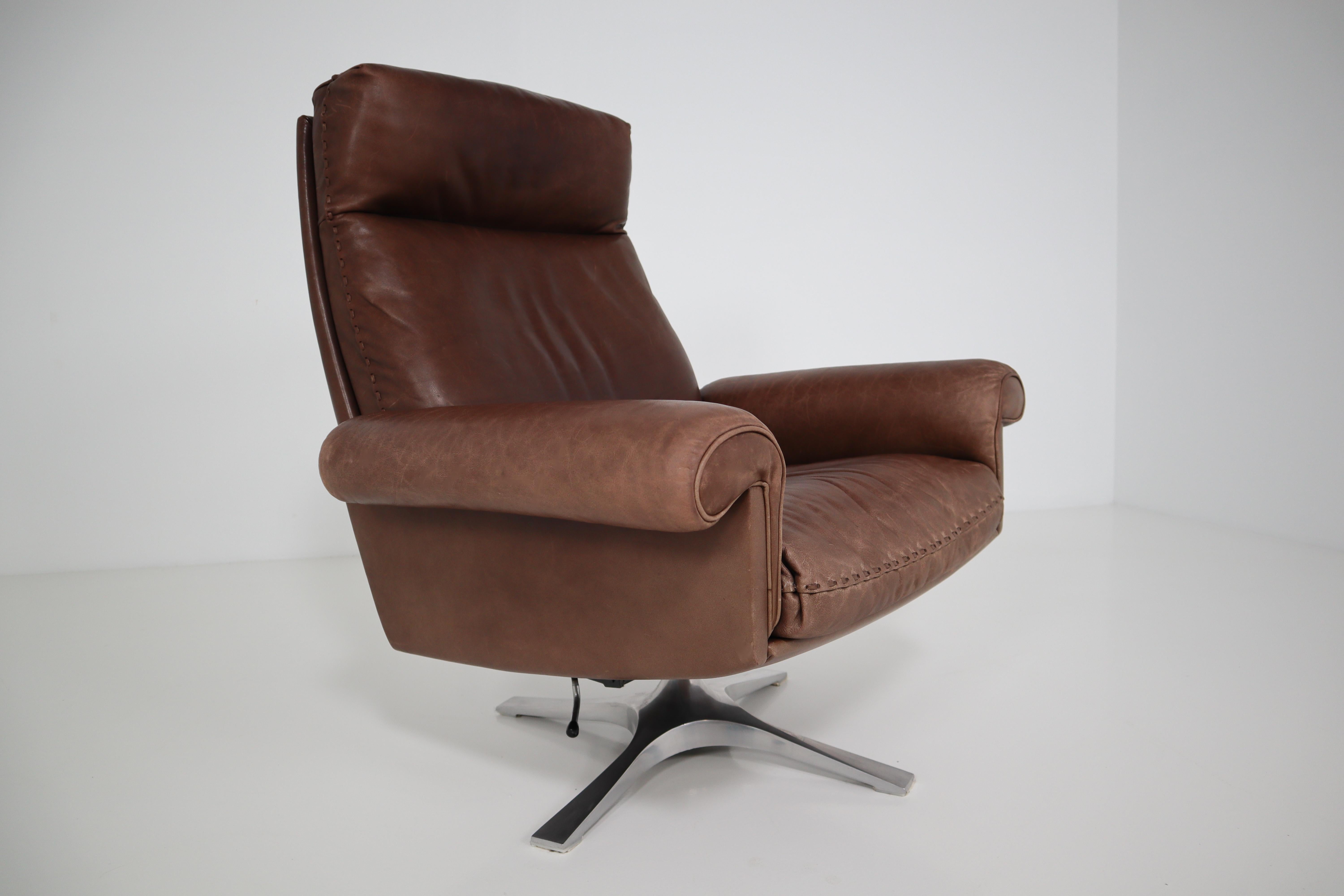 Vintage Swiss De Sede DS 35 Executive Swivel Armchair, 1960s in Brown Leather 3