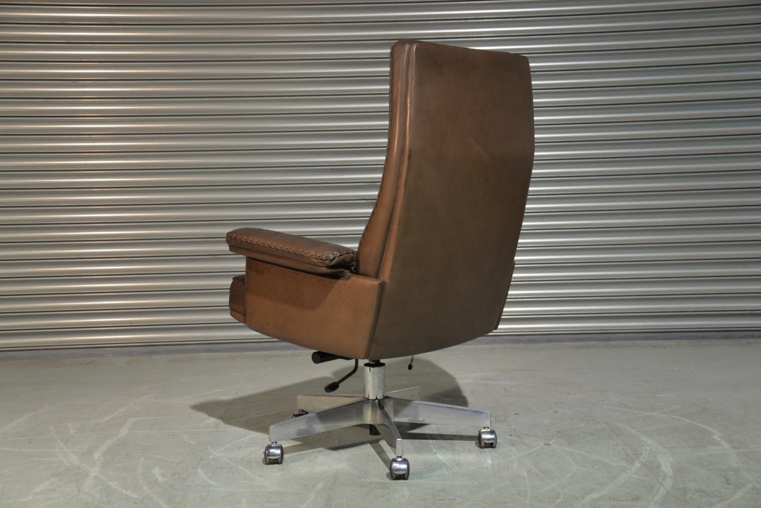 Mid-Century Modern Vintage De Sede DS 35 Executive Swivel Armchair on Castors, Switzerland 1960s