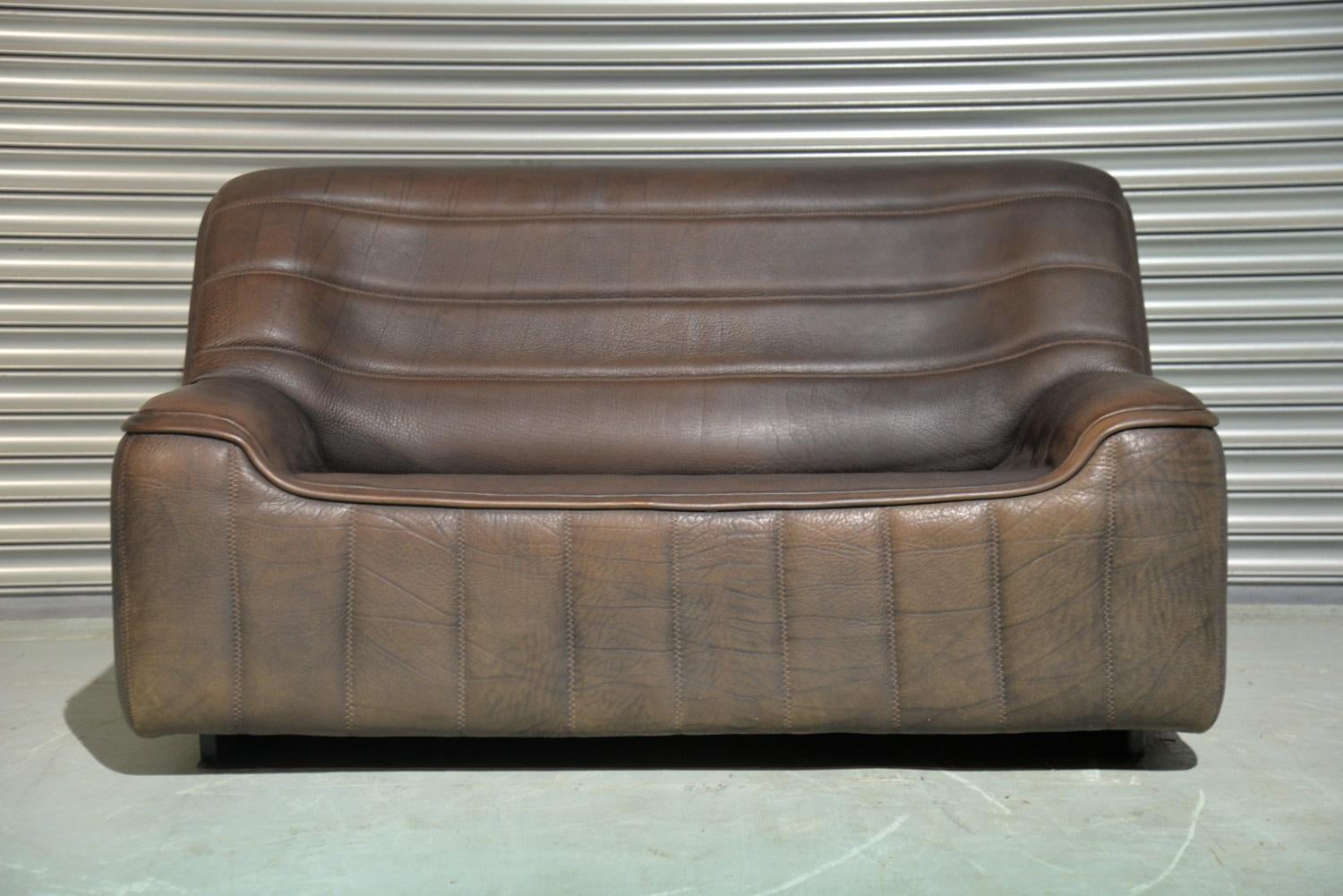 Discounted airfreight for our US and International customers ( from 2 weeks door to door )

We are delighted to bring to you an ultra rare vintage De Sede DS 84 sofa. Hand built in the 1970s by de Sede craftsman in Switzerland, this piece is