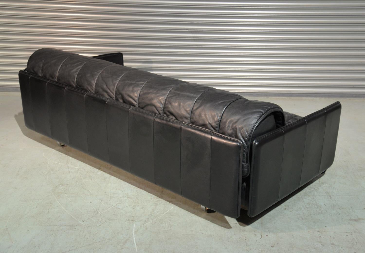 Late 20th Century Vintage Swiss De Sede Leather Sofa / Daybed, 1970`s For Sale