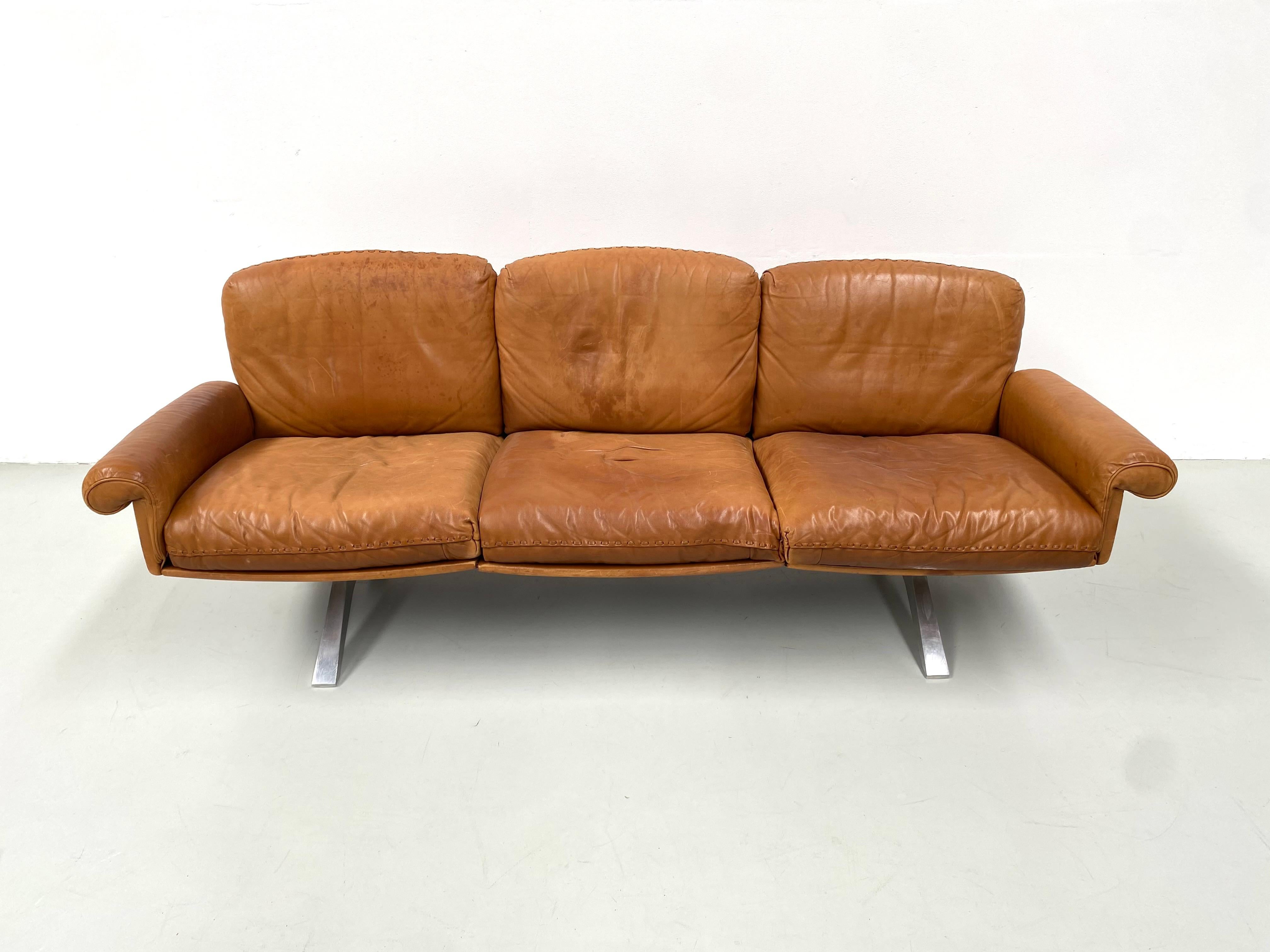 Vintage Swiss DS-31 3-Seater Sofa in Cognac Leather by Desede, 1970s 2