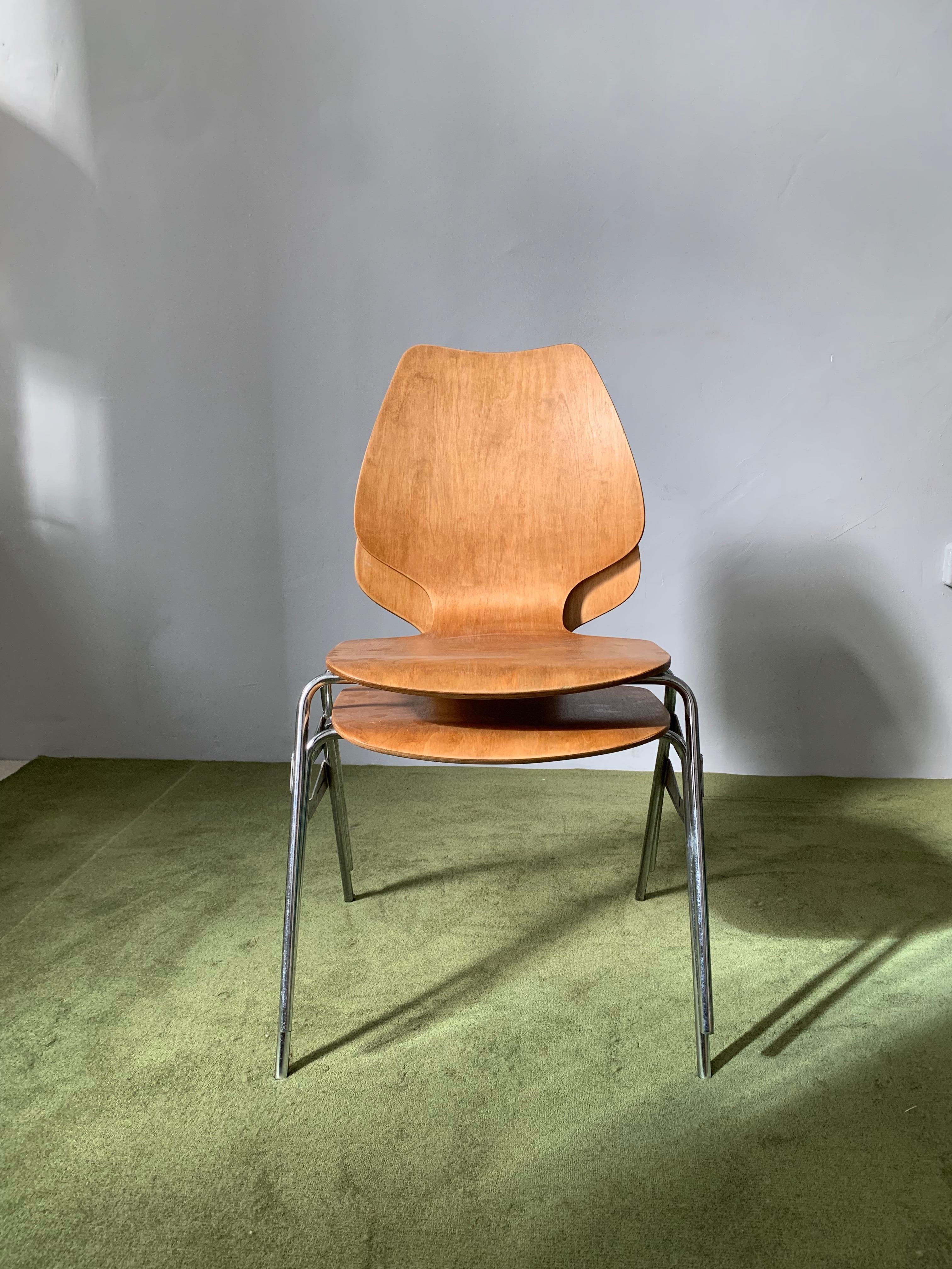 Vintage Swiss Industrial  Design Plywood Stacking Chair by Horgen Glarus 1960's For Sale 10