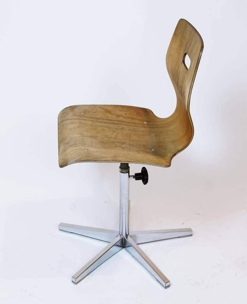 Vintage Swiss Made Height Adjustable Childrens School Chair by Embru, 1960 In Good Condition In Debrecen-Pallag, HU