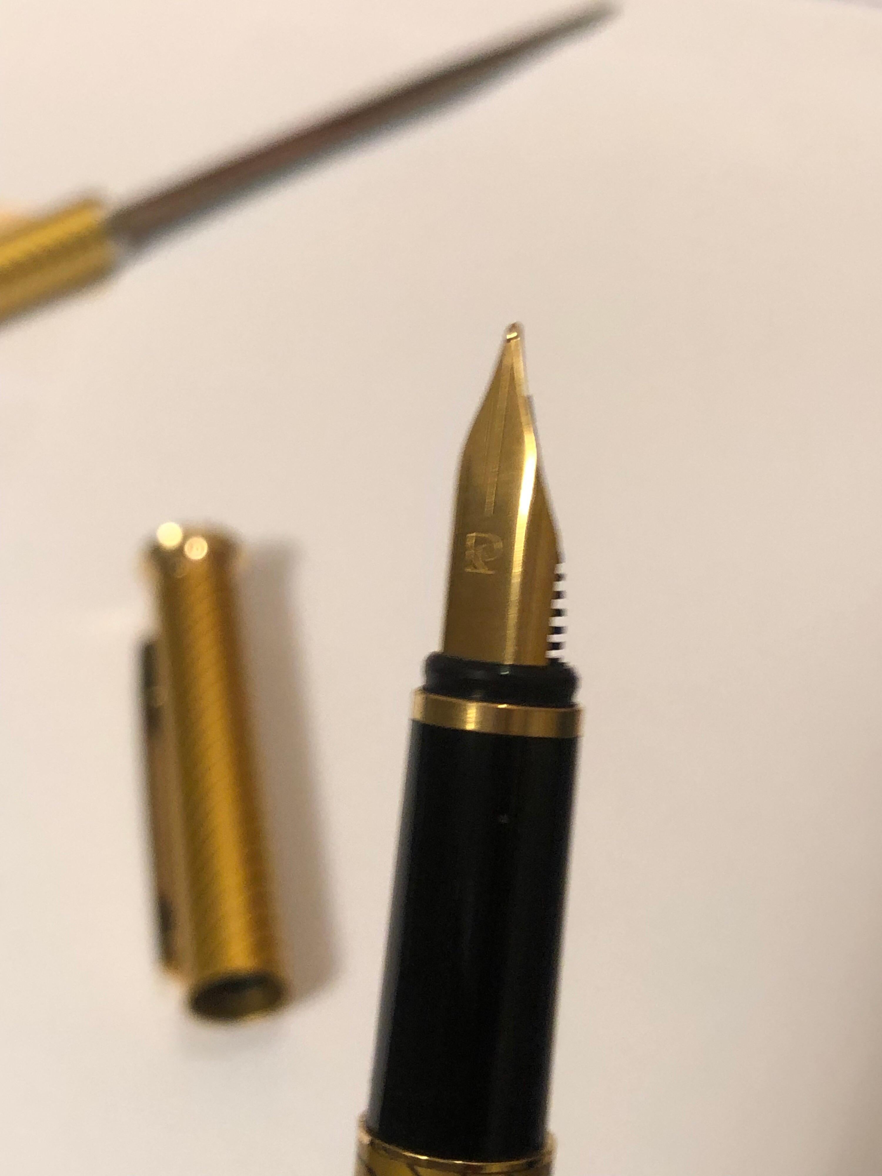 Vintage Swiss Made Pierre Cardin Füllfederhalter Brief Messer Gold Tone (Mitte des 20. Jahrhunderts)