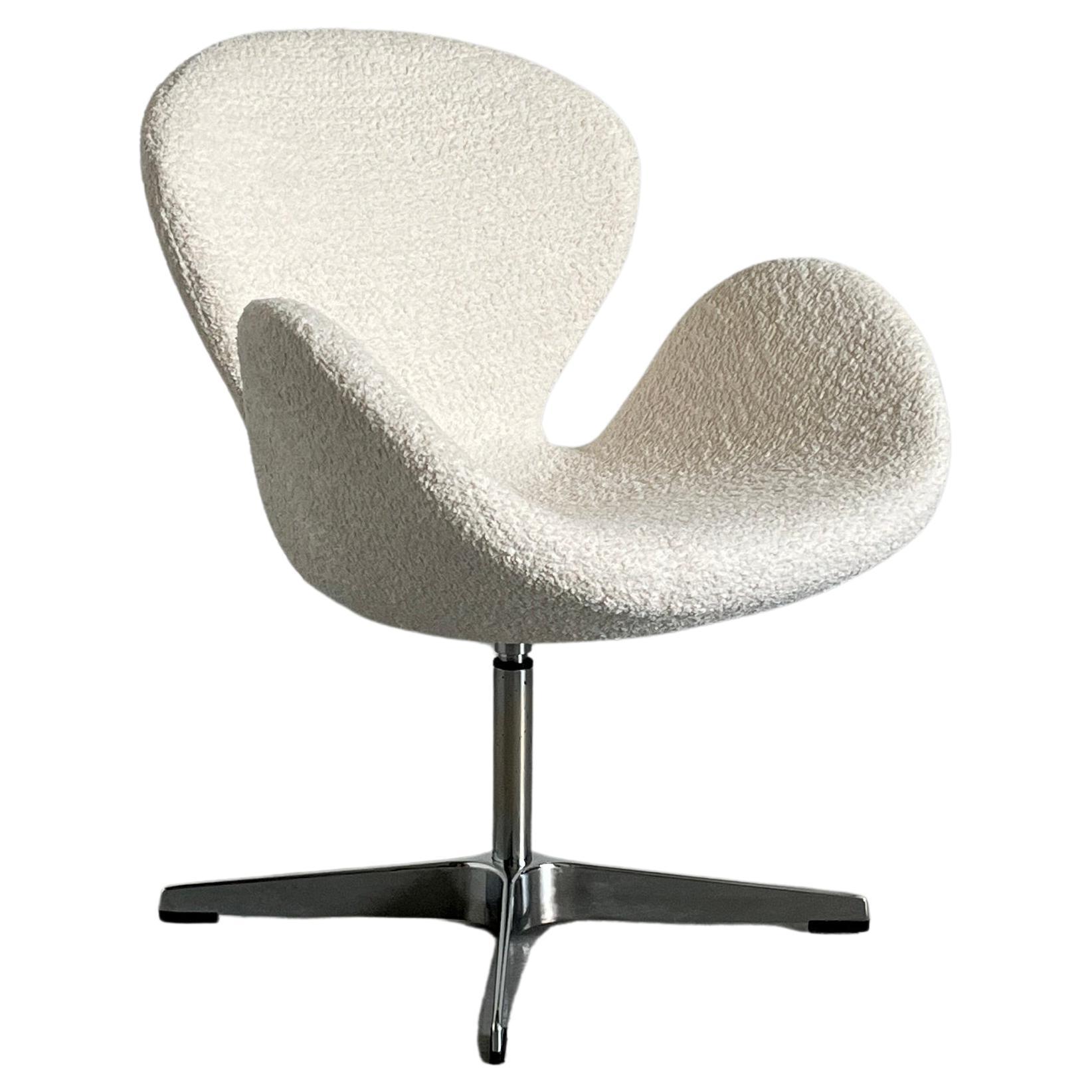 Sillón giratorio vintage al estilo de la Silla "Cisne" de Arne Jacobsen, Boucle blanco