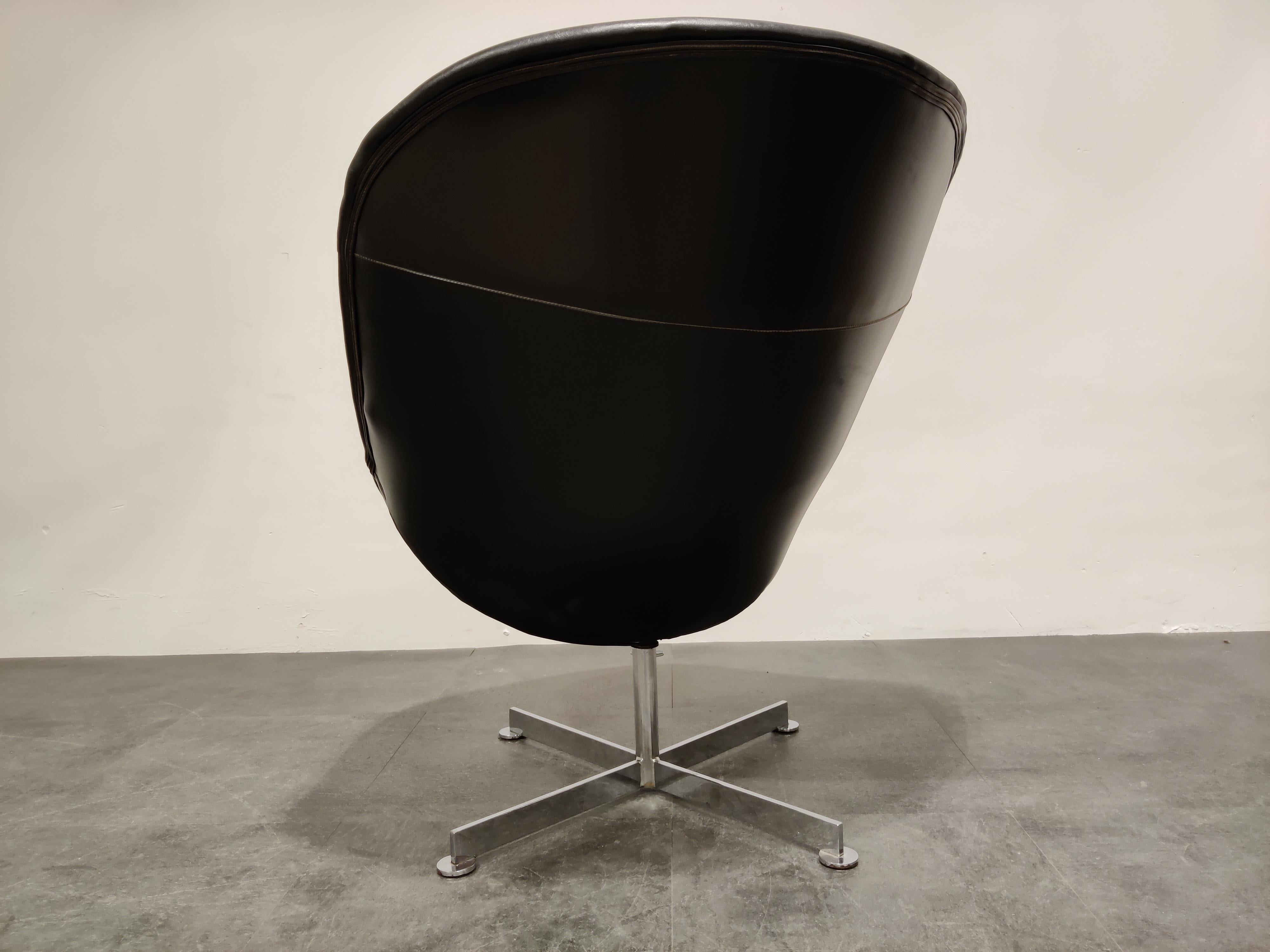 Mid-Century Modern Vintage Swivel Chair by Rudolf Wolf for Rohé Noordwolde, 1960s For Sale