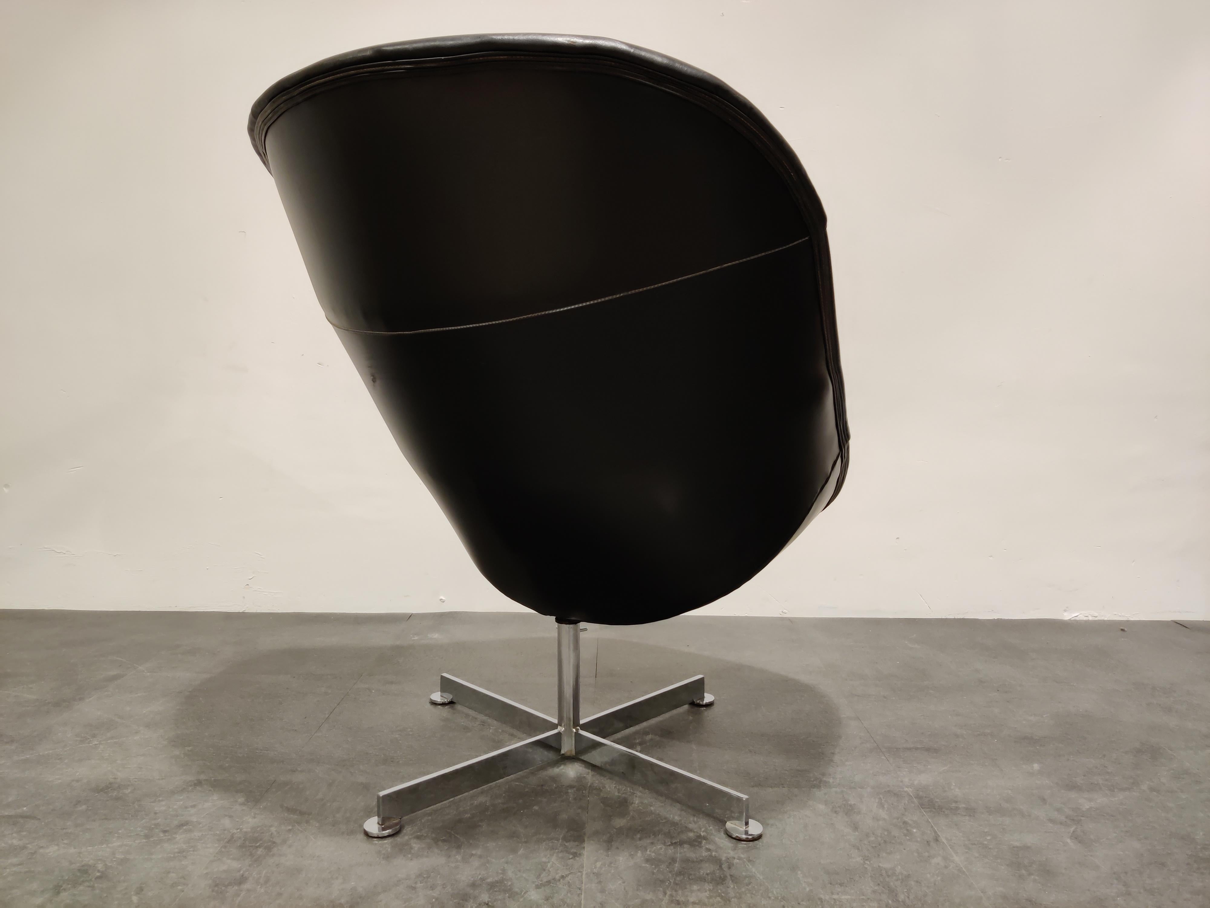 Dutch Vintage Swivel Chair by Rudolf Wolf for Rohé Noordwolde, 1960s For Sale