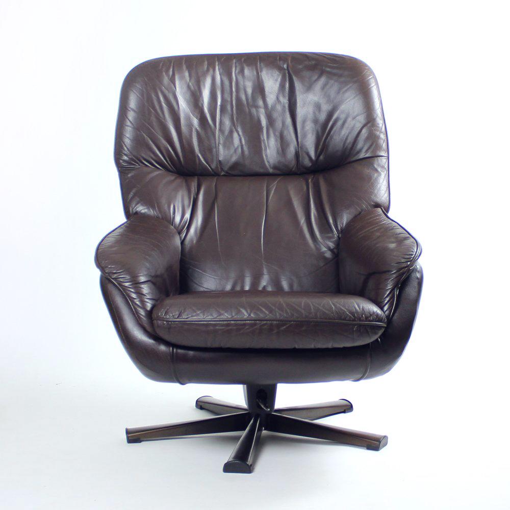 Vintage Swivel Chair in Brown Leather, Finland, 1960s In Good Condition In Zohor, SK