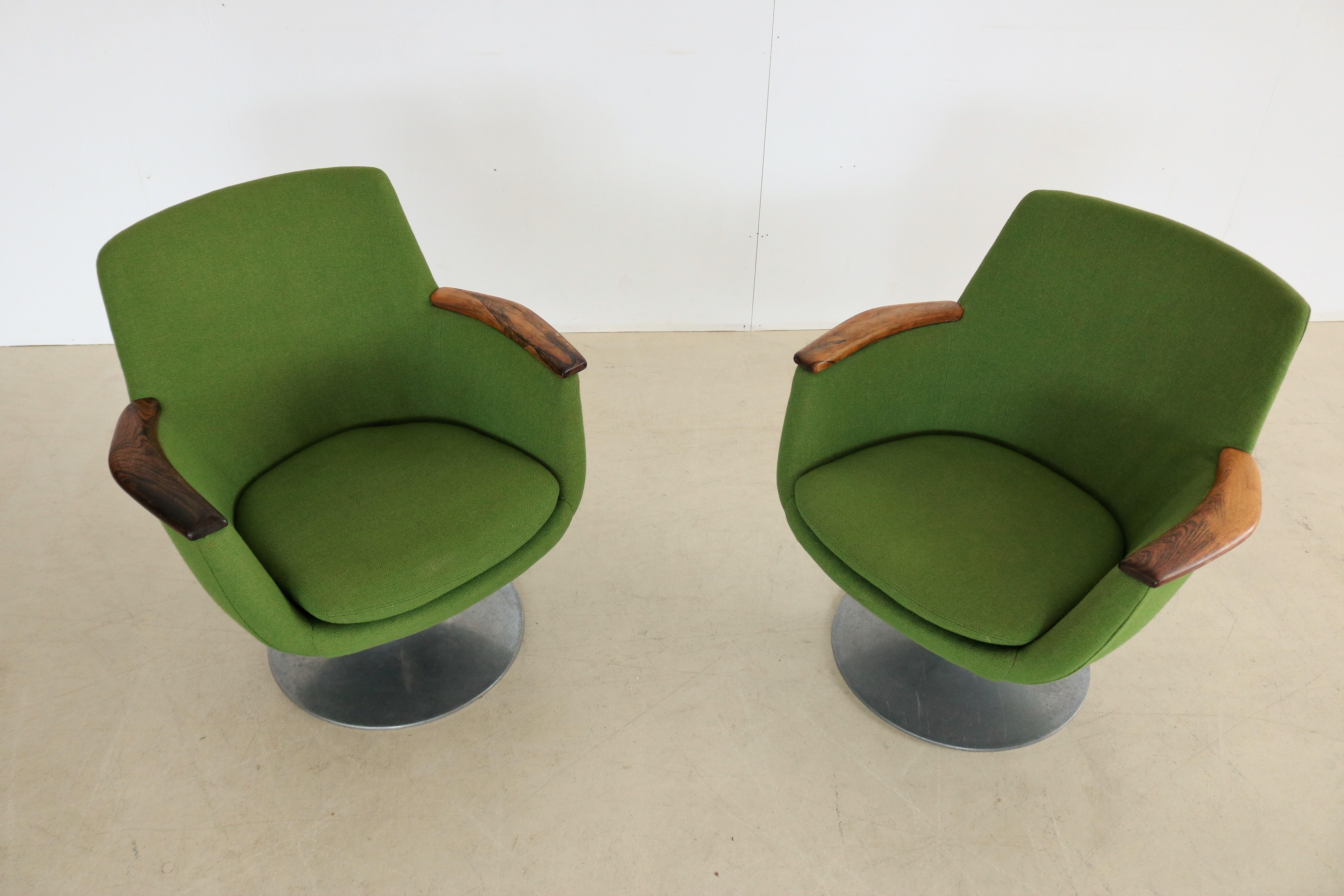 Vintage Swivel Chairs Armchairs Hong Stole Fabrik In Good Condition In GRONINGEN, NL