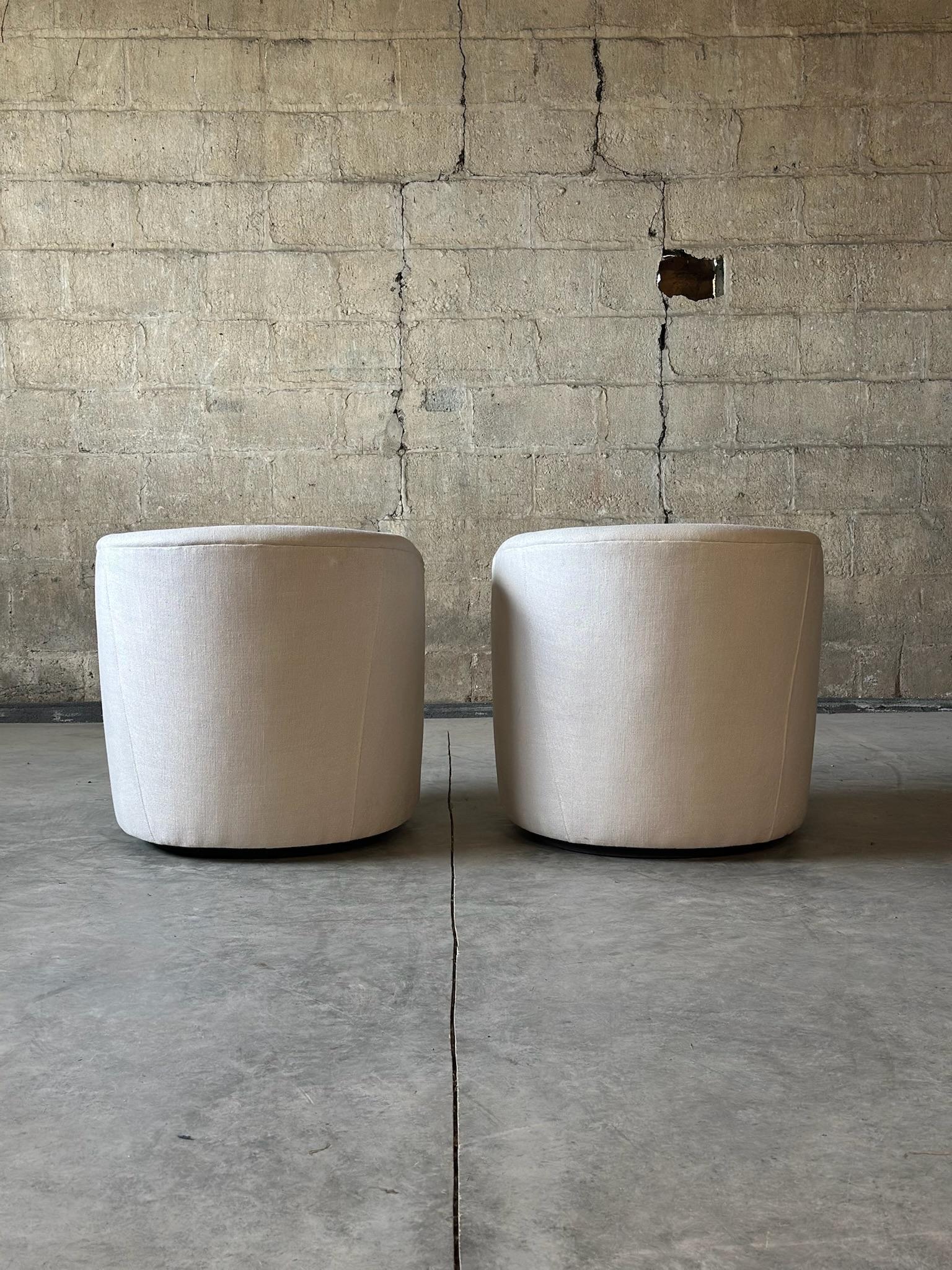 European Vintage Swivel Chairs in Schumacher Linen, a Pair For Sale