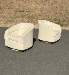 Paire de fauteuils pivotants Vintage par Precedent Furniture