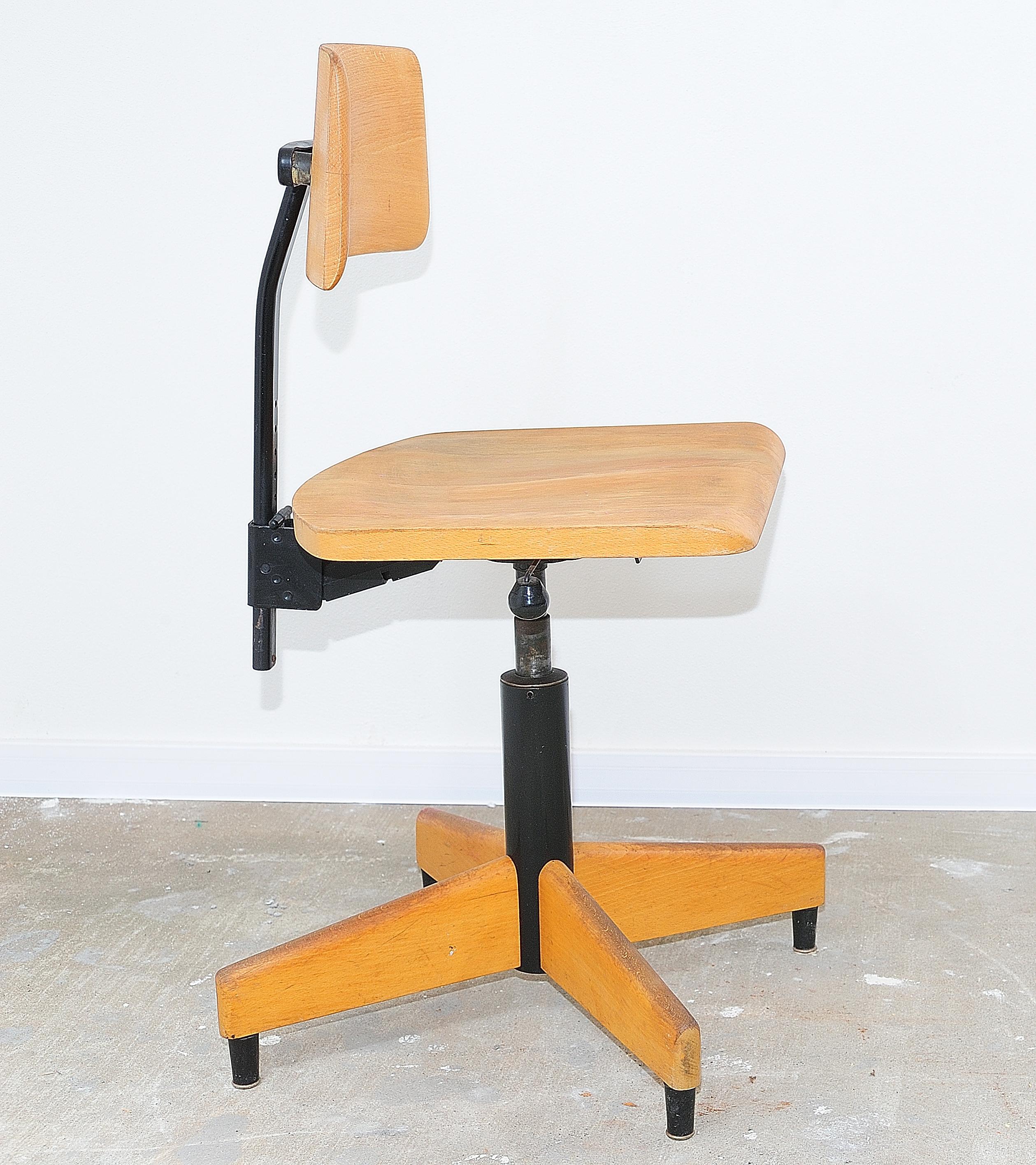 20th Century Vintage swivel office chair Kovona, Czechoslovakia 1970´s For Sale