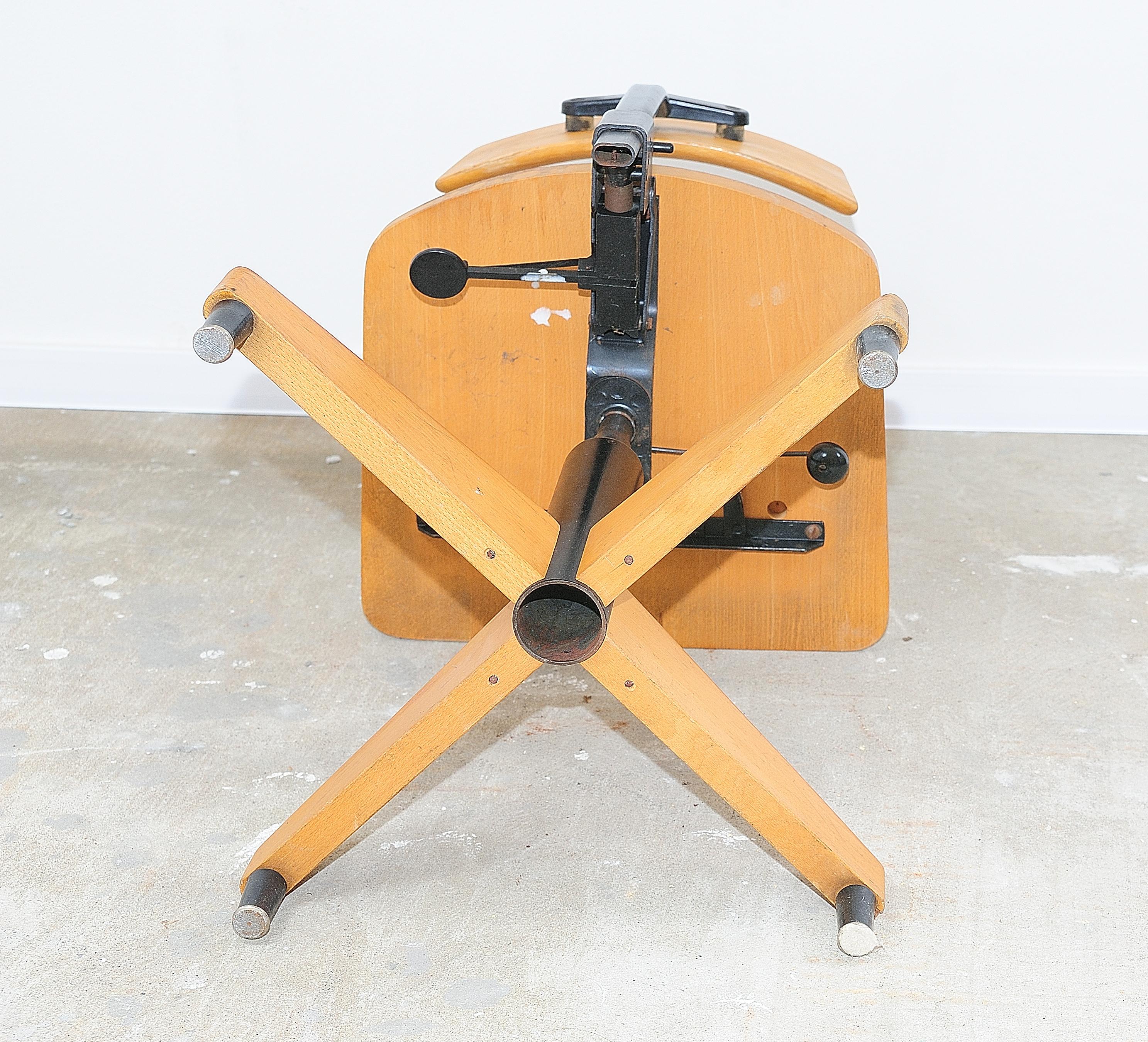 Iron Vintage swivel office chair Kovona, Czechoslovakia 1970´s For Sale