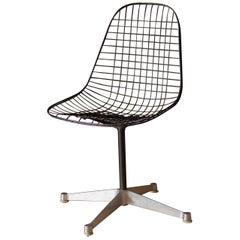 Vieille chaise pivotante PKC Eames Wire pour Herman Miller