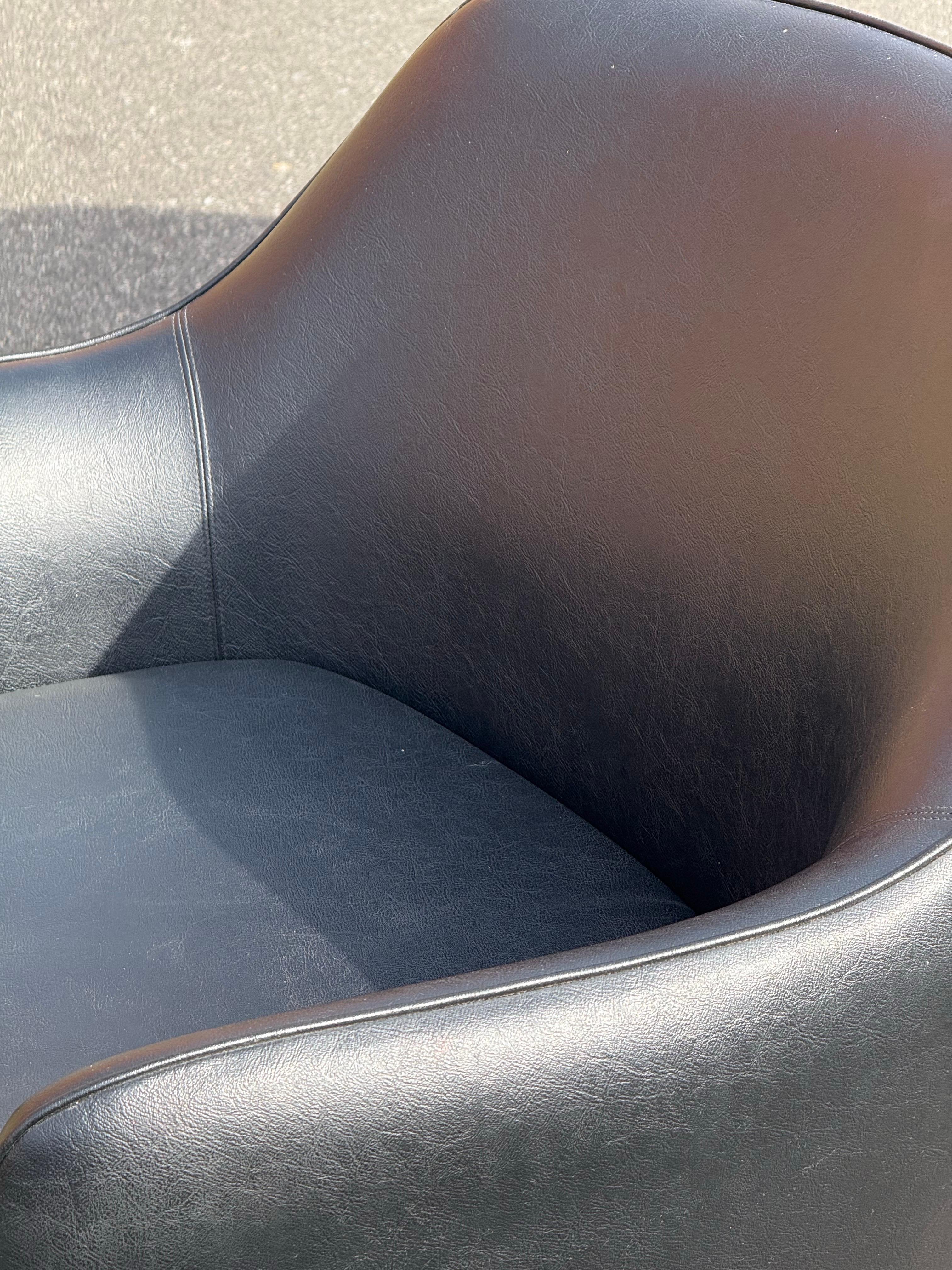 Sedie girevoli a baccello d'epoca nello stile di Overman - una coppia in vendita 4