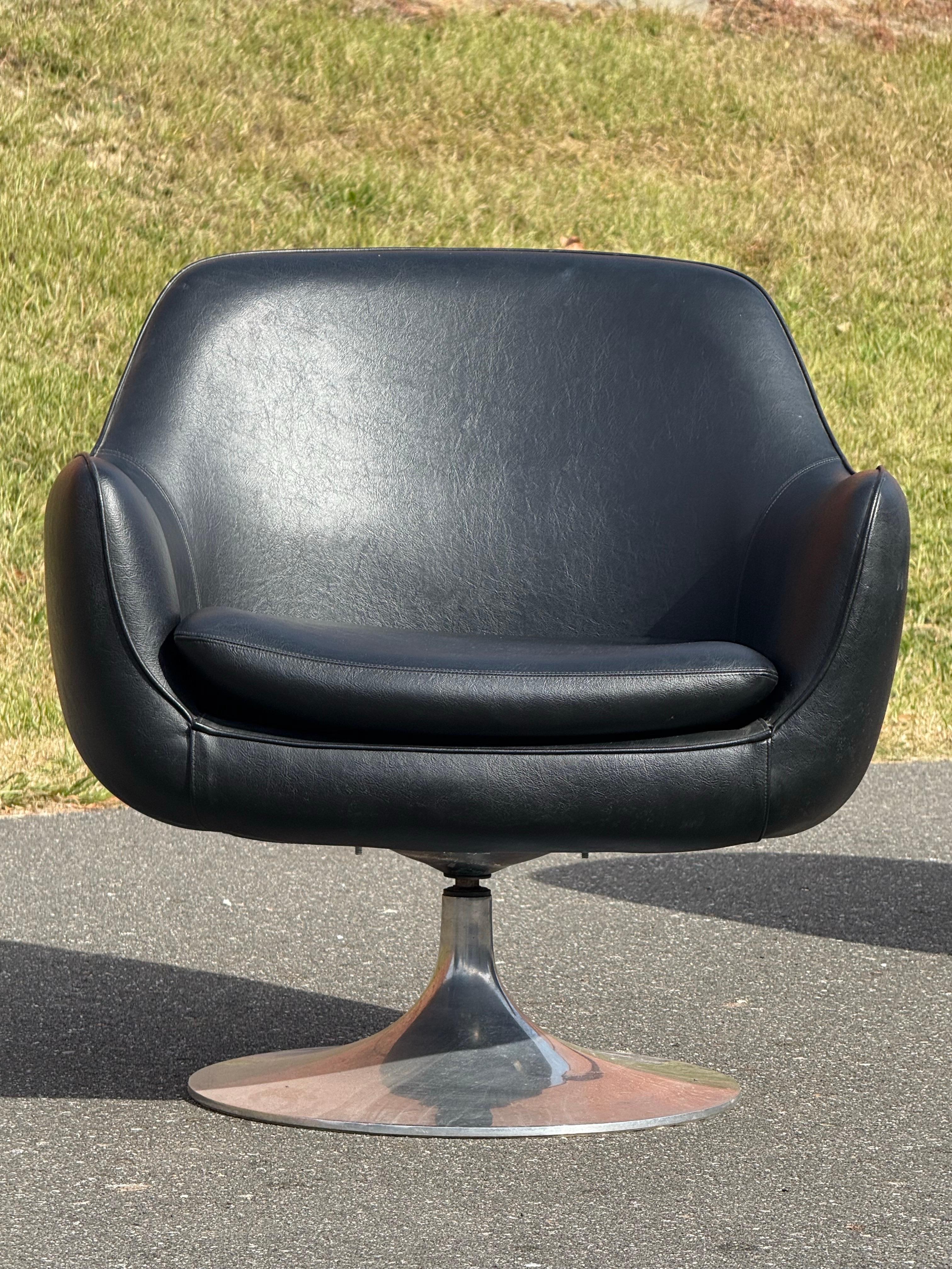 Sedie girevoli a baccello d'epoca nello stile di Overman - una coppia in vendita 6