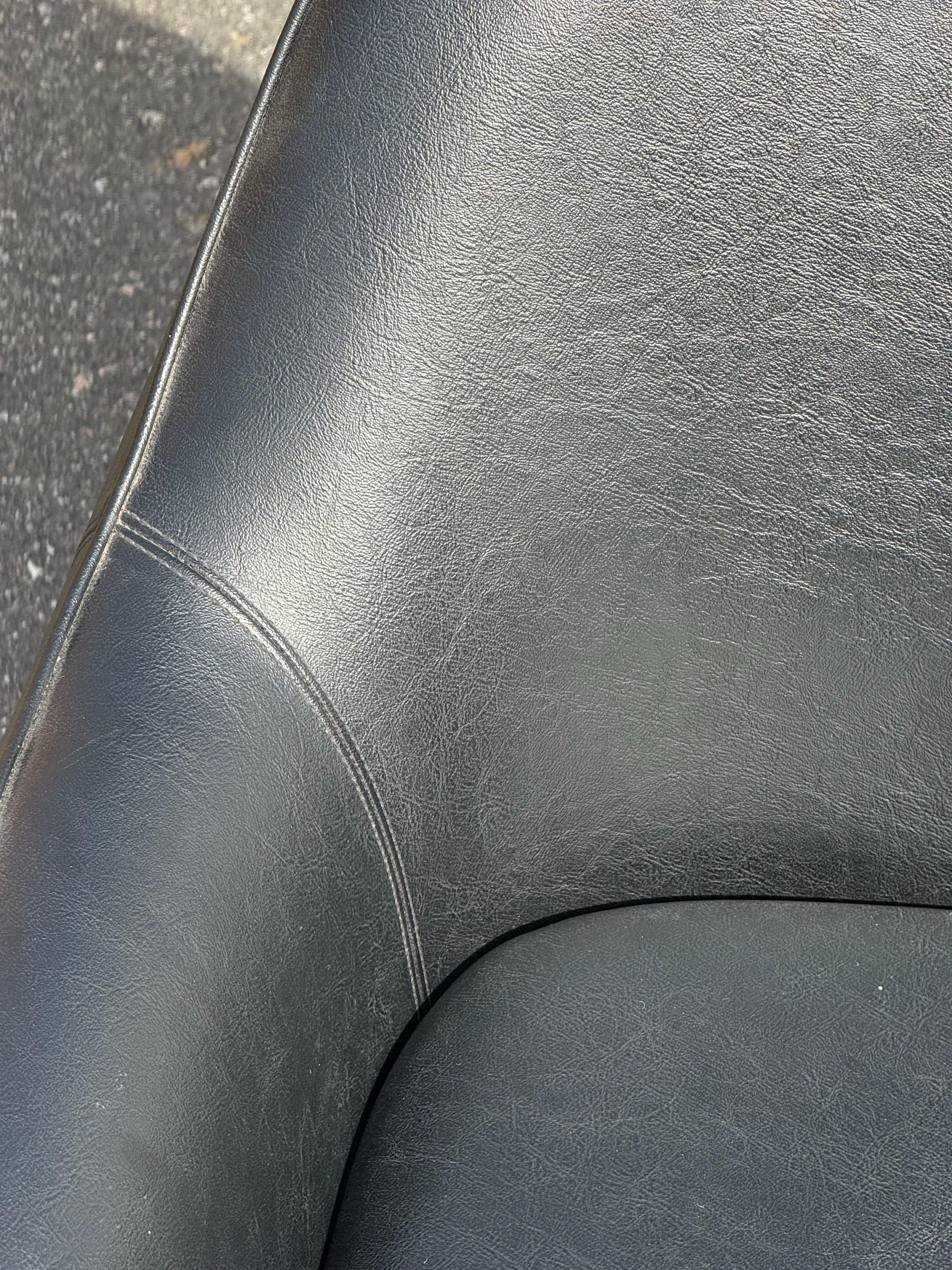 Sedie girevoli a baccello d'epoca nello stile di Overman - una coppia in vendita 8