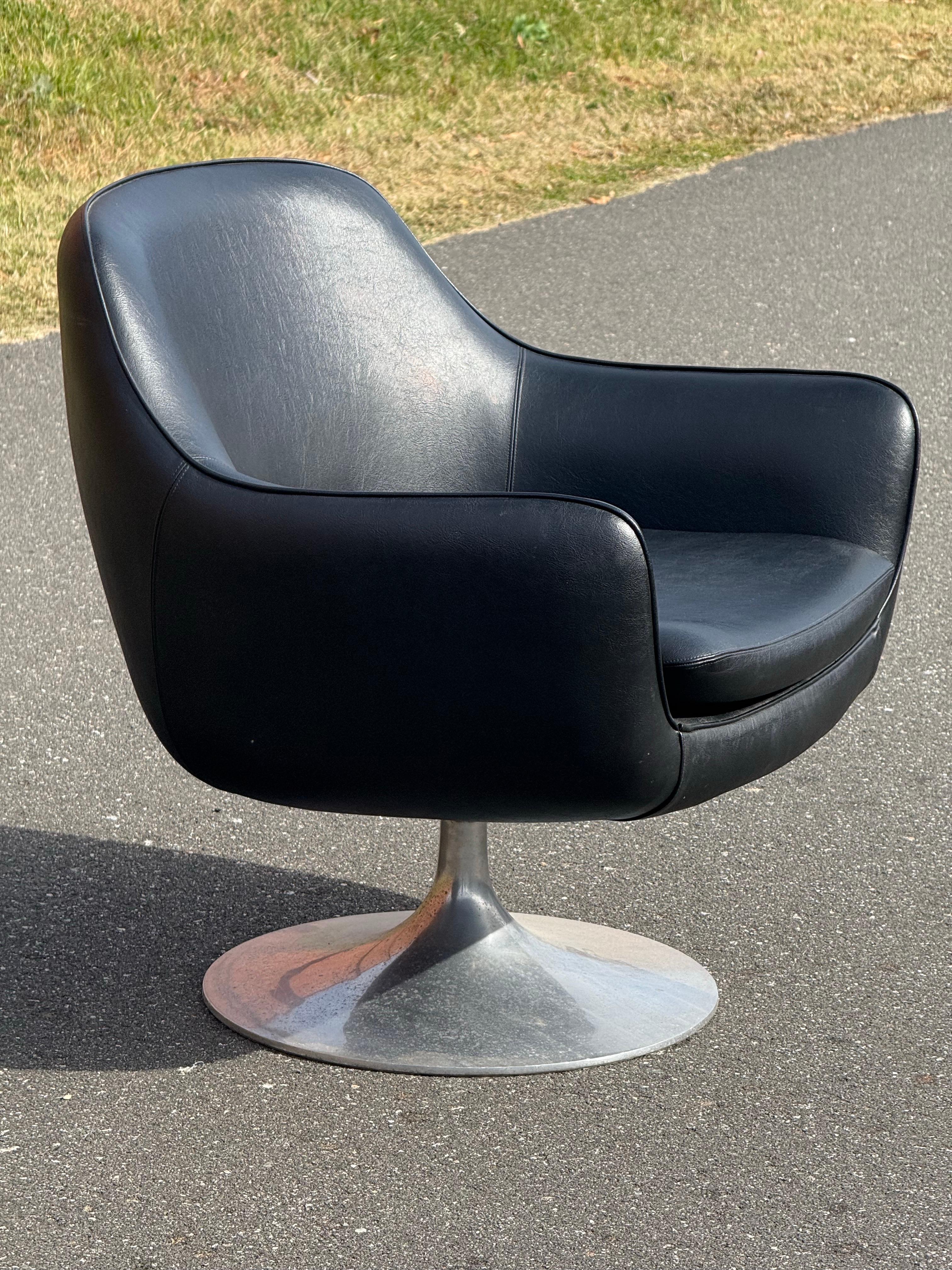 Metallo Sedie girevoli a baccello d'epoca nello stile di Overman - una coppia in vendita