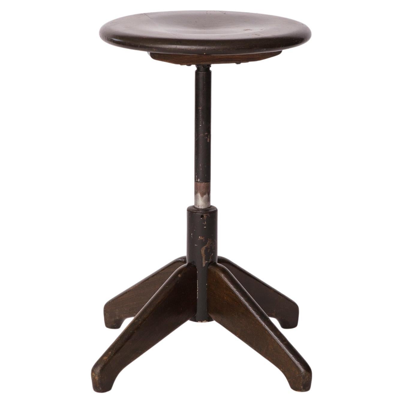 Sgabello girevole vintage - anni '50/'60, industriale tedesco in Beeche o Oak, tinta scura