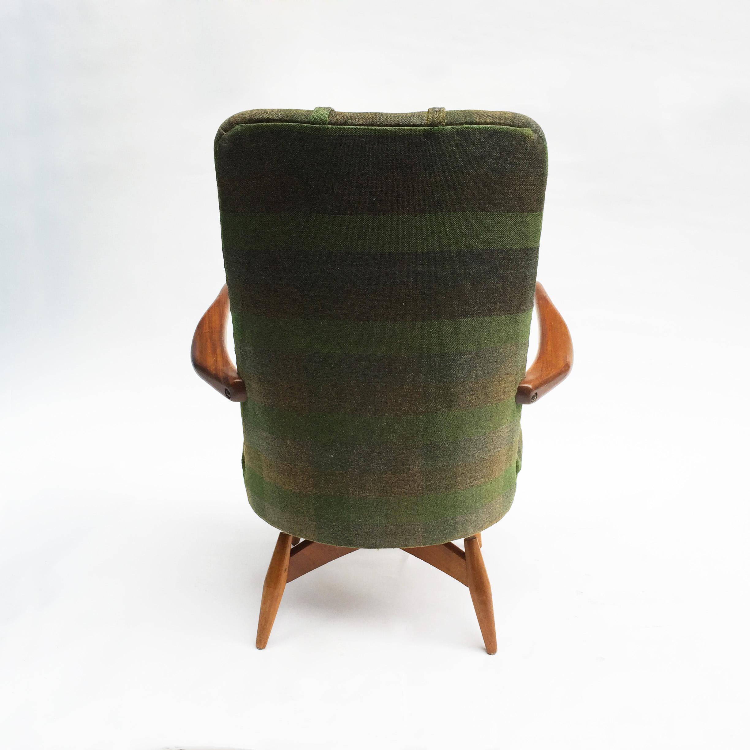 Mid-Century Modern Swivel Teak Vintage Armchair with Green Tartan, 1950s wing In Good Condition For Sale In London, GB