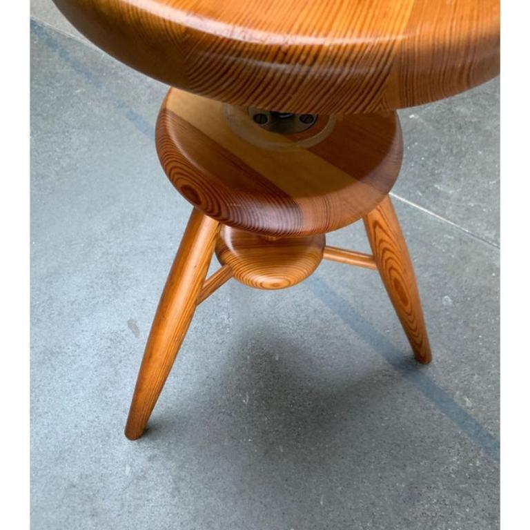 20ième siècle Tabouret tripode pivotant vintage en pin en vente