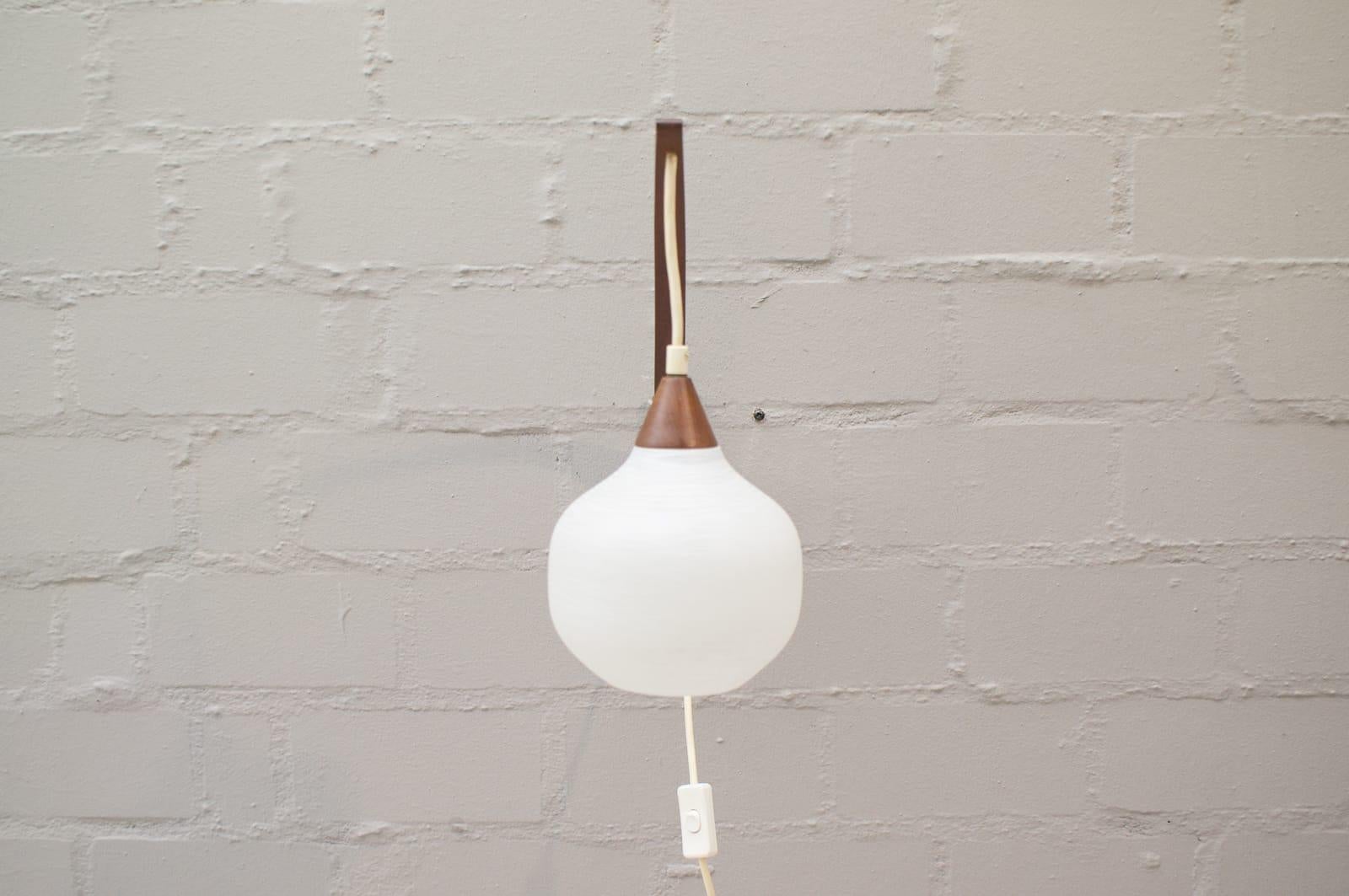 Scandinavian Modern Vintage Swiveling Wall Lamp by Uno & Östen Kristiansson for Luxus, 1950s