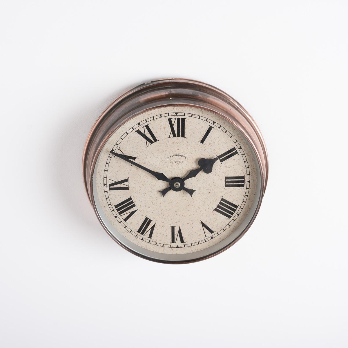 Horloge murale d'attente de chemin de fer électrique Synchronome vintage en cuivre en vente 5
