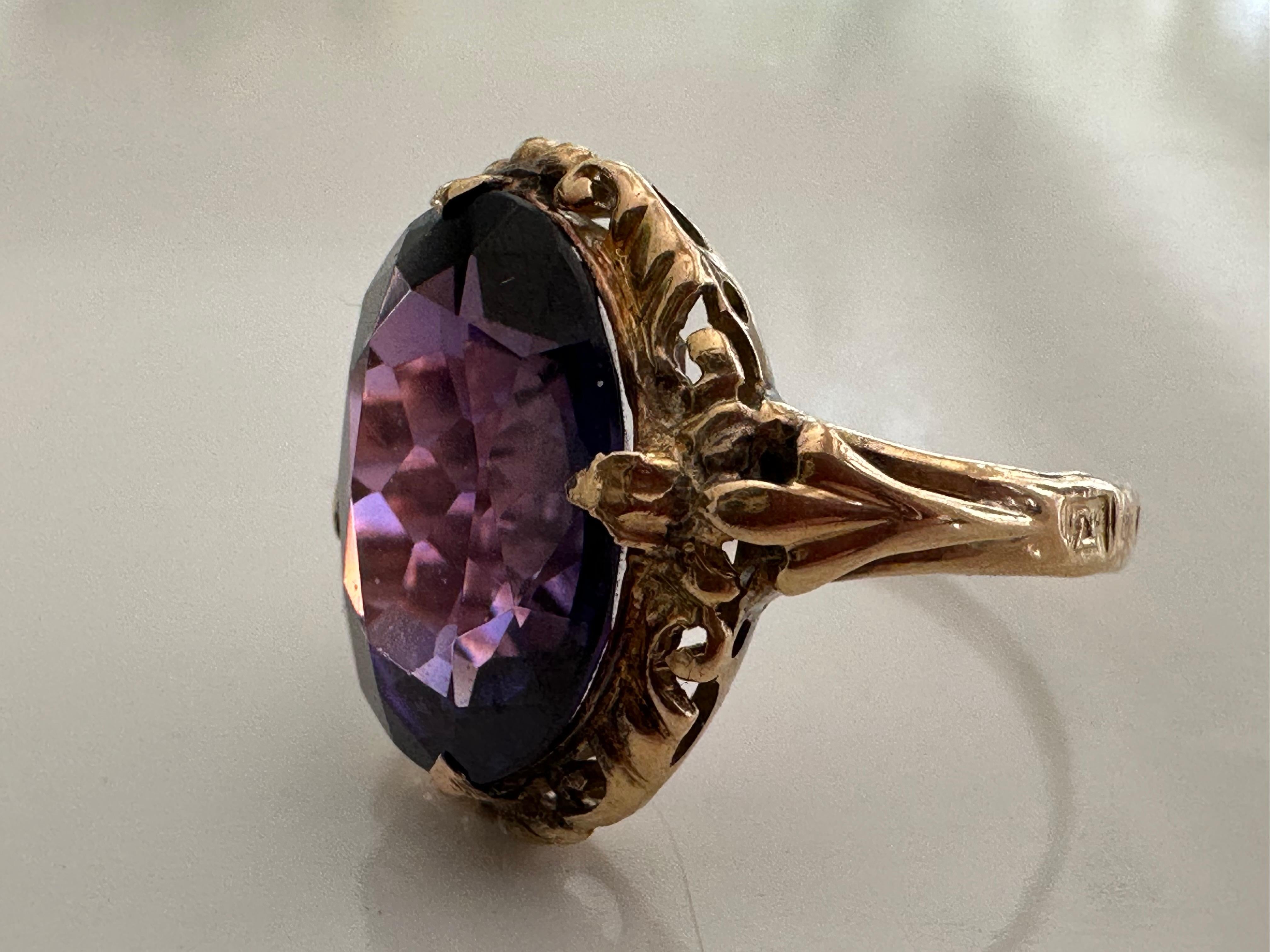 Vintage Synthetic Purple Sapphire Cocktail Ring In Good Condition For Sale In Denver, CO