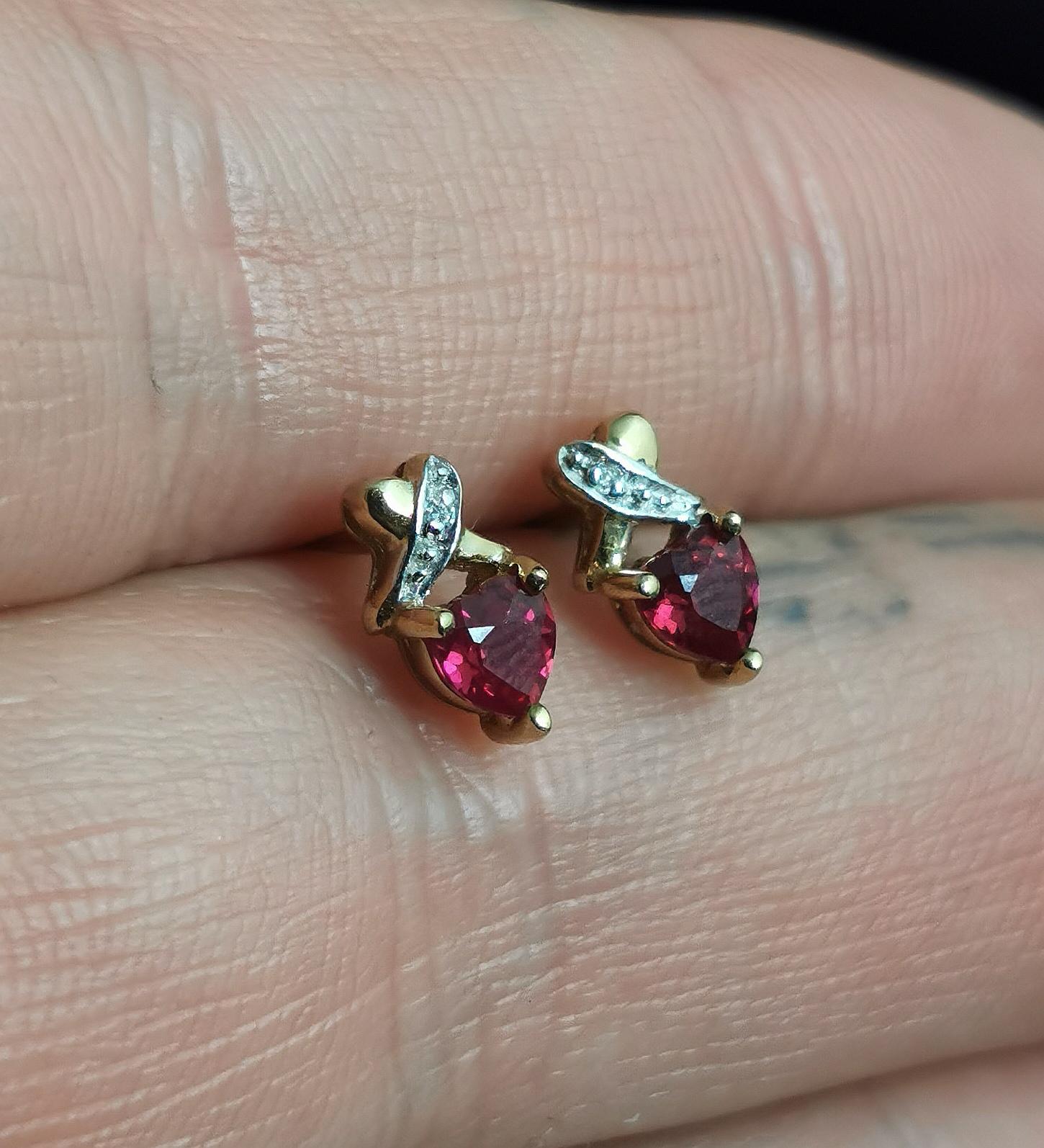 Vintage Synthetic Ruby and Diamond Heart Earrings, Studs, 9 Karat Gold  In Good Condition In NEWARK, GB