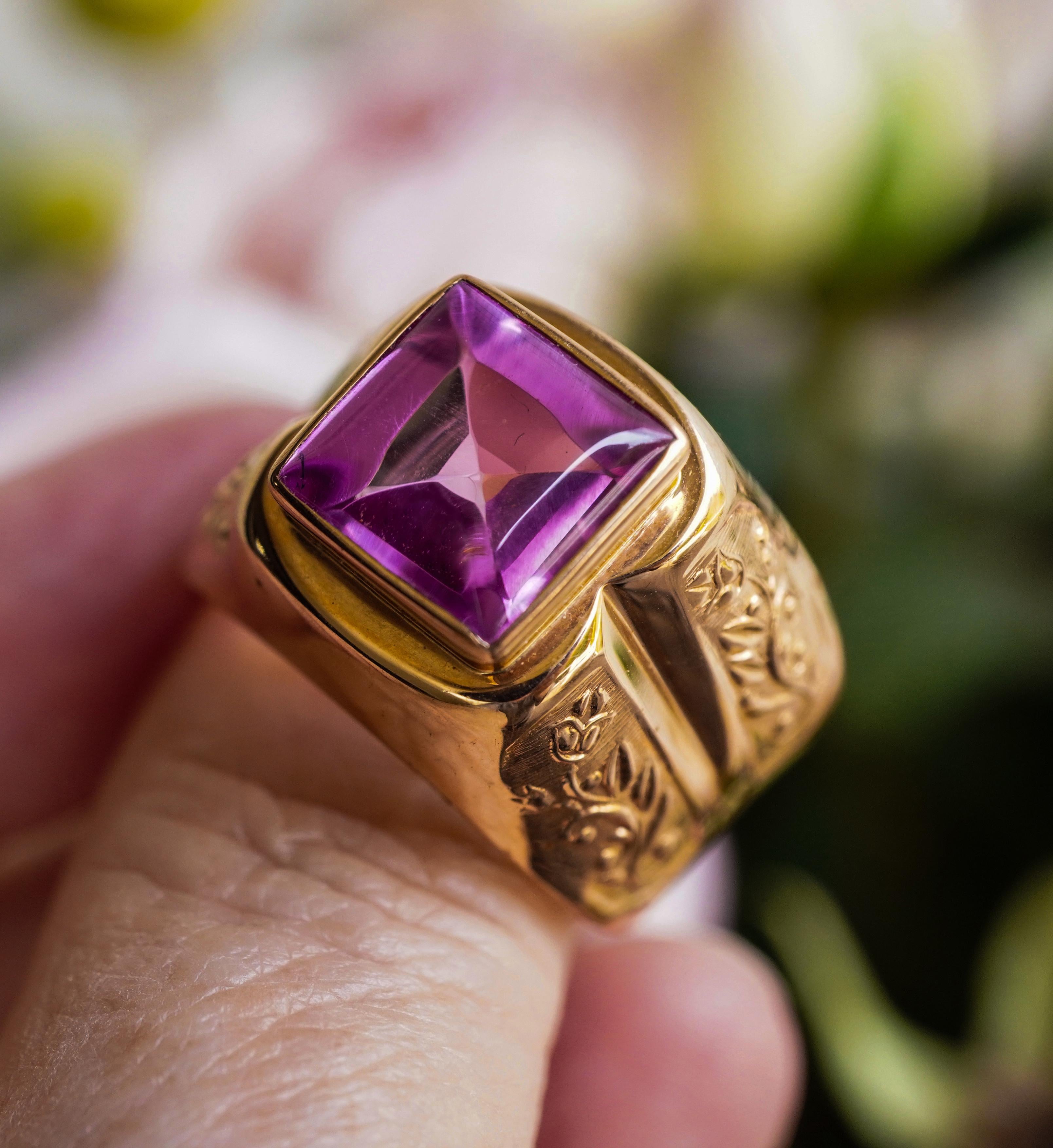  Vintage Synthetic Sapphire Mens Ring 14K Gold Heavy Size 12.5 Перстень

This is an exquisite piece of estate jewelry, circa 1930's.   The ring is crafted in yellow gold with a rose gold hint to it. Beautiful ornate lily of the valley garlands on
