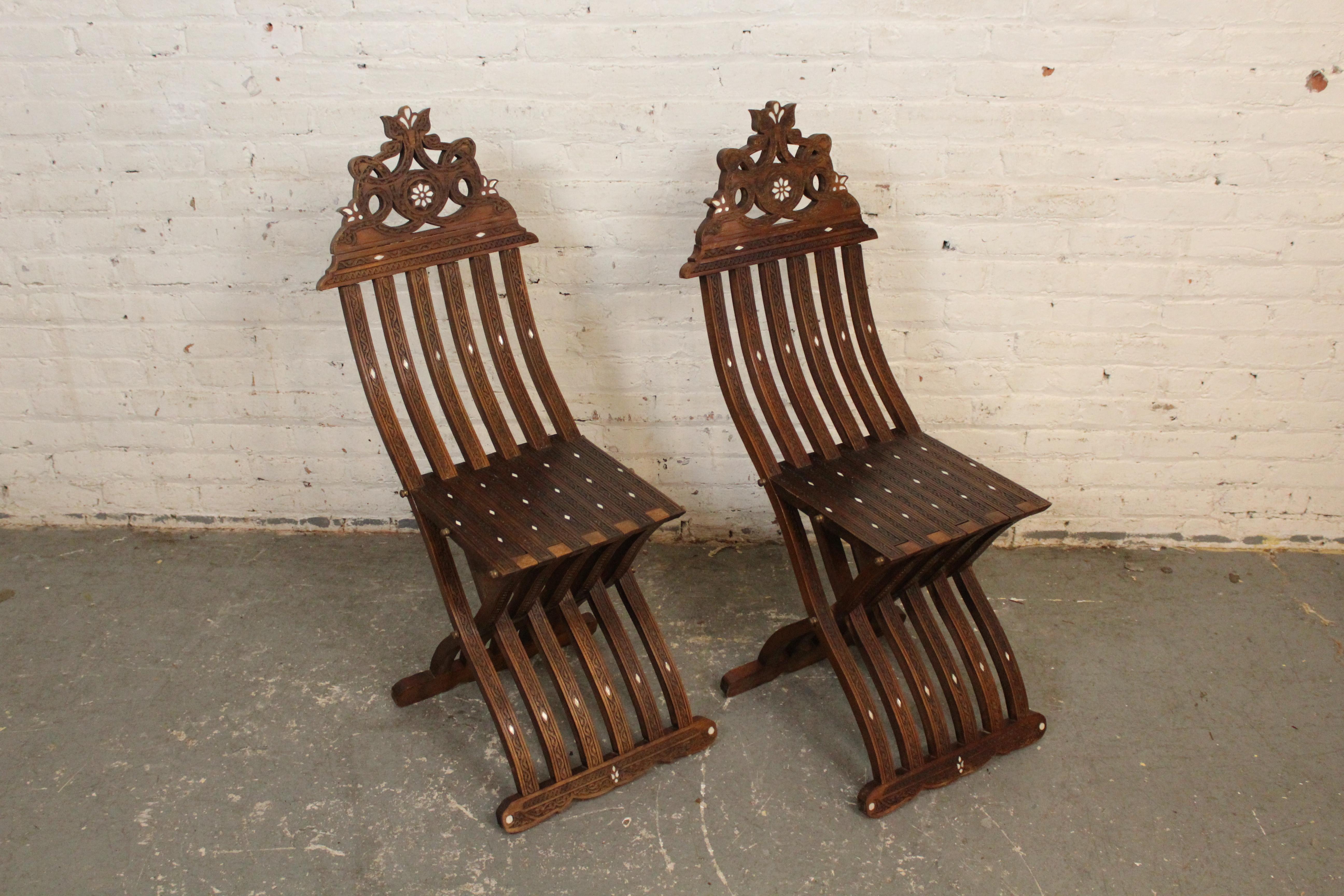 Sedie pieghevoli intarsiate siriane moresche vintage In condizioni buone in vendita a Brooklyn, NY