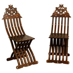 Chaises pliantes en marqueterie mauresque syrienne d'époque