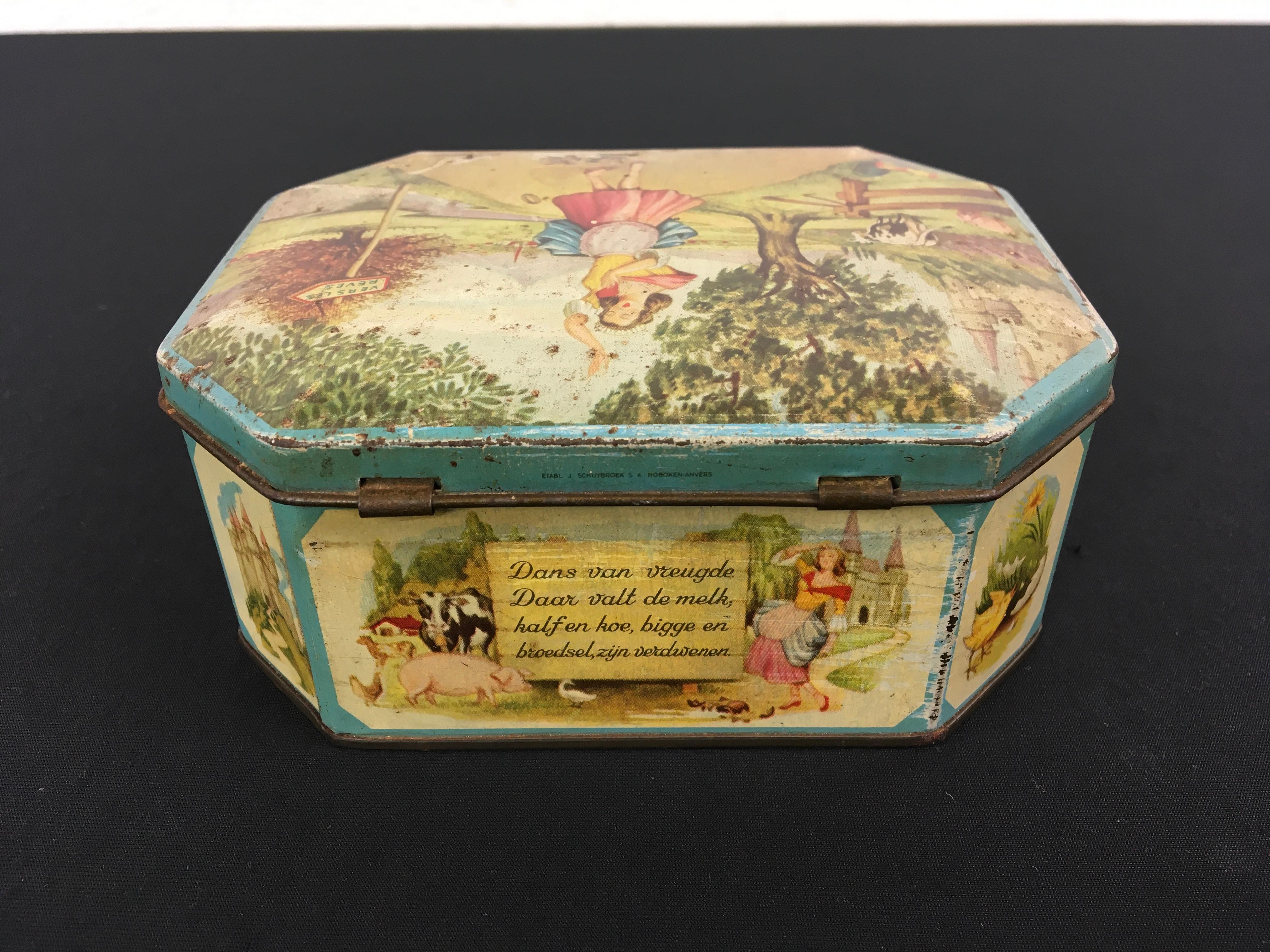 Vintage Syrup Tins, great as gift boxes For Sale 1