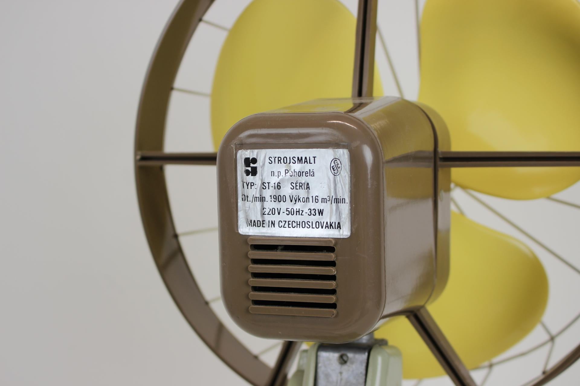 Vintage Tischventilator von STROJSMALT, 1950er Jahre im Angebot 2