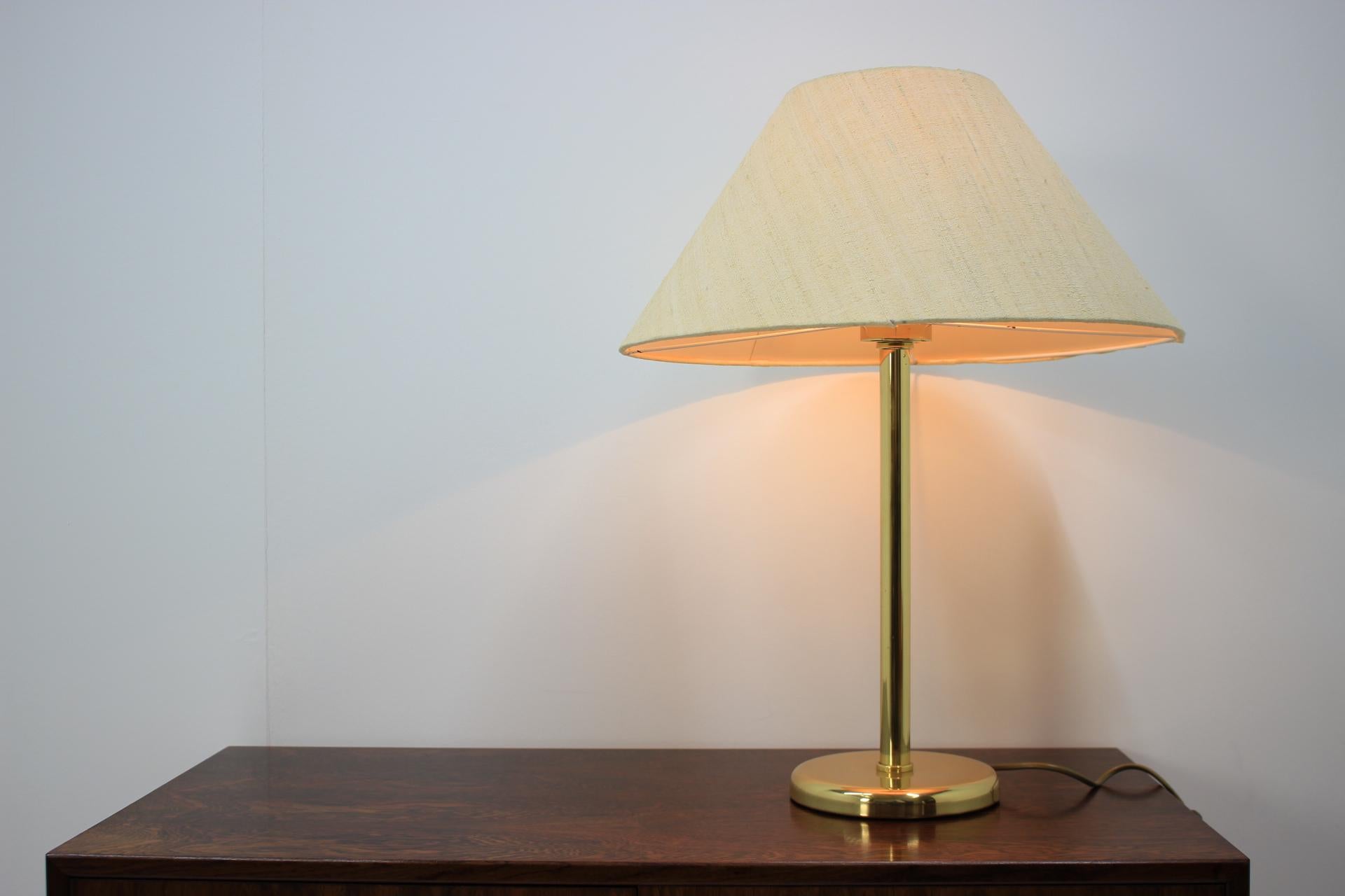- Brass, textile lampshade
- Made in Germany
- Original fully functional condition.