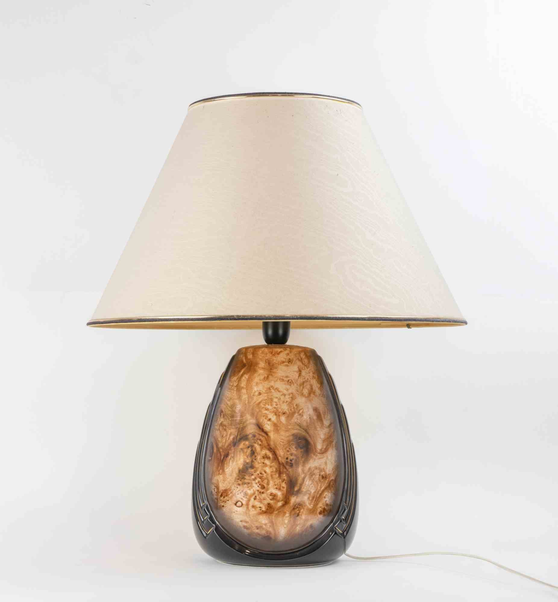 Vintage Tischlampe Art Déco Stil, Italien 1970er.

Keramik, Metall, Kunststoff und Stoff (Lampenschirm).

Sehr guter Zustand.
