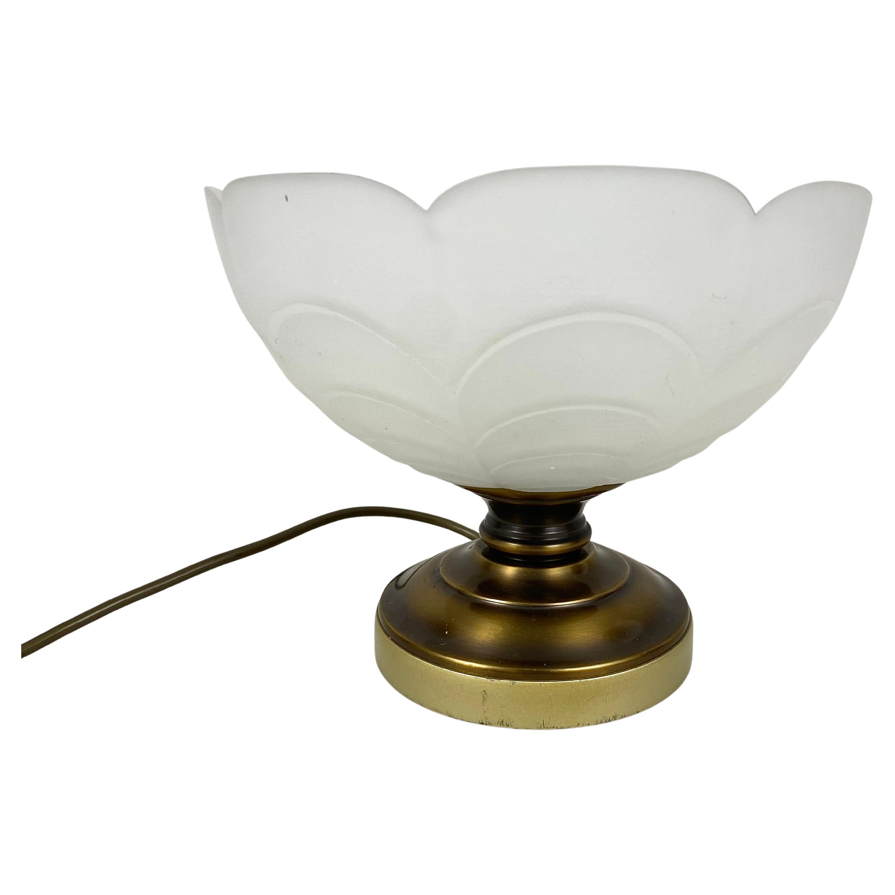 Vintage-Tischlampe aus Messing und Milchglas im Art déco-Stil von Deknudt, Belgien, 70er Jahre