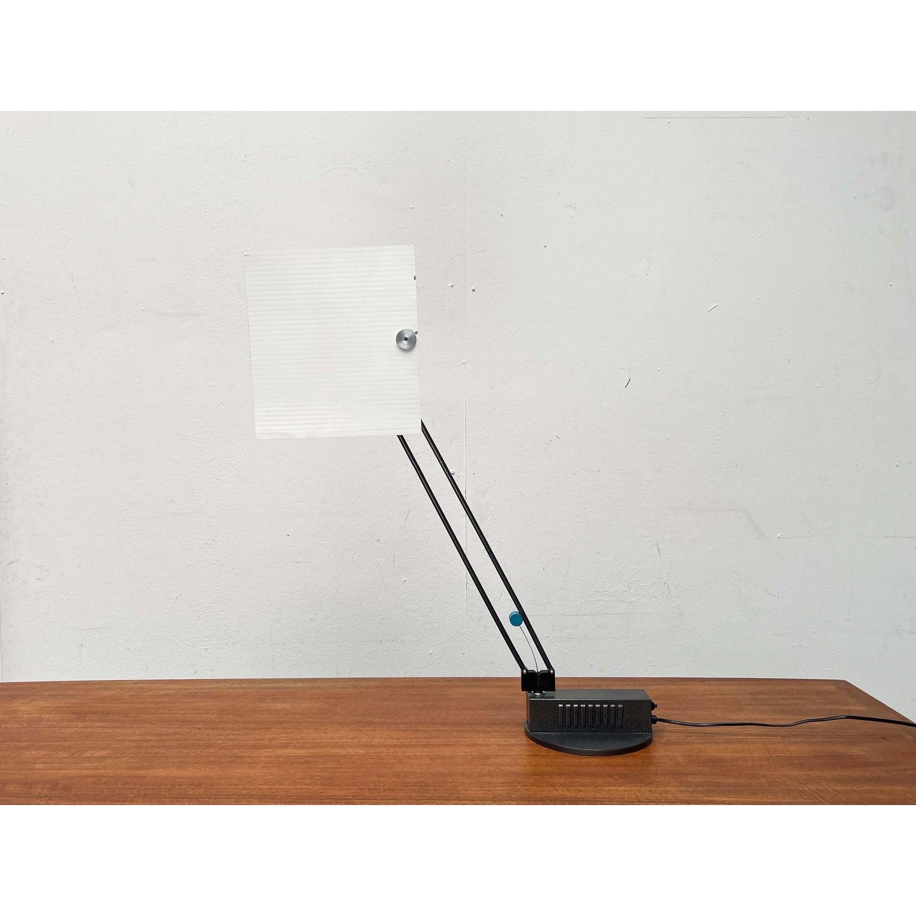 Lámpara de mesa vintage de Sacha Ketoff para Aluminor, Francia, años 80 Posmoderno en venta