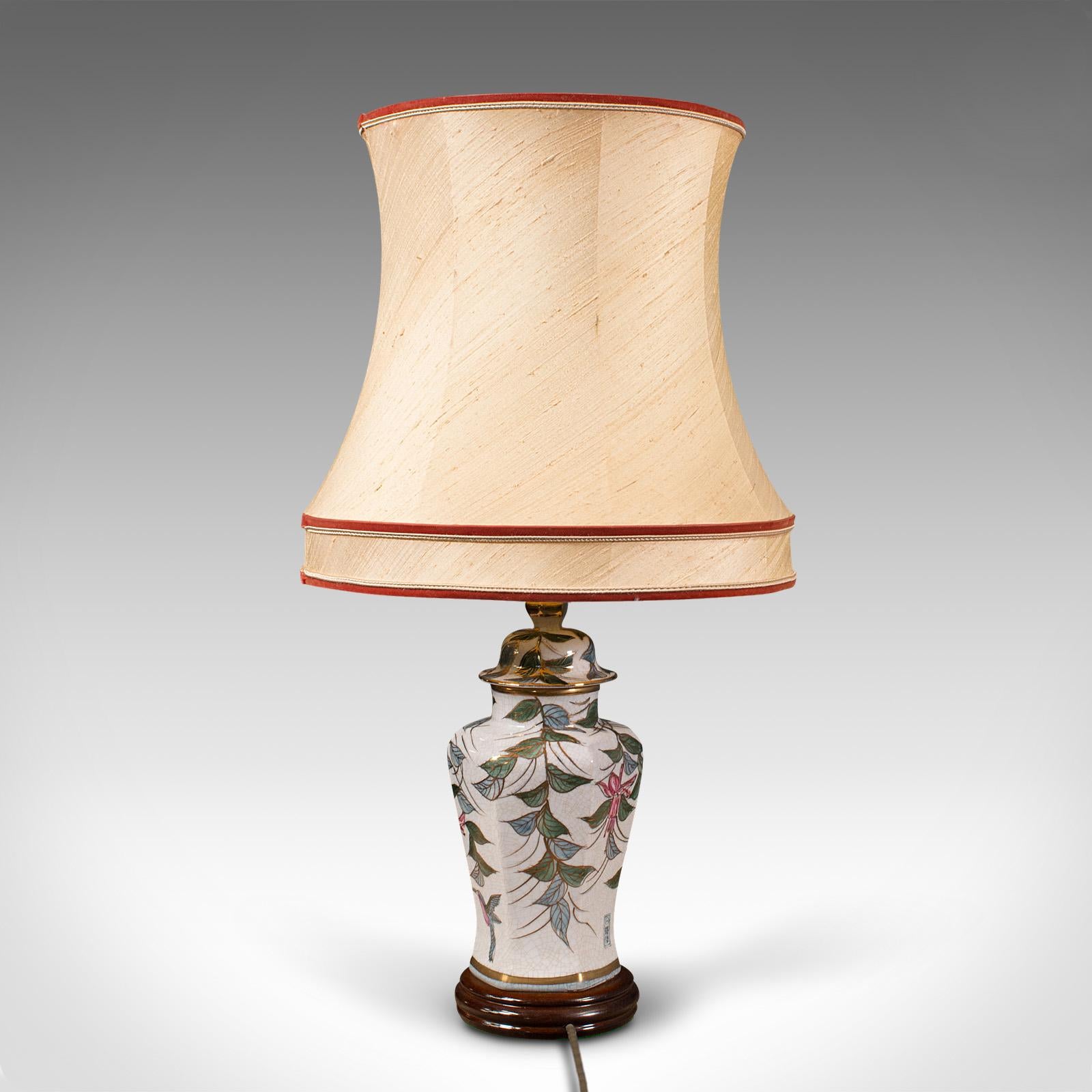 Vintage-Tischlampe, chinesisch, Keramik, dekorativ, Art déco, Art déco, um 1940 (20. Jahrhundert) im Angebot