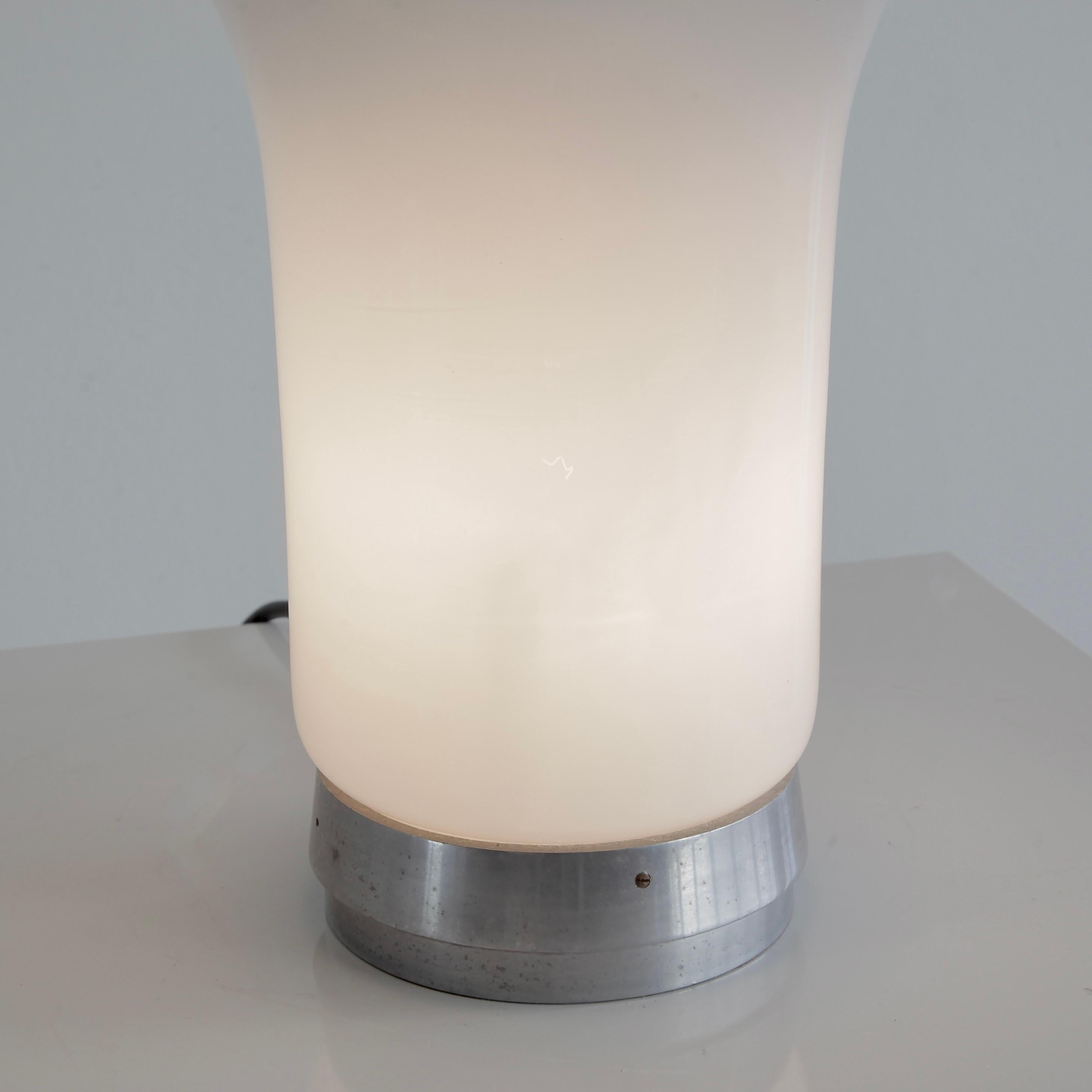 Lampe de table vintage conçue par Angelo MANGIAROTTI. Italie, Artemide, 1966. 1