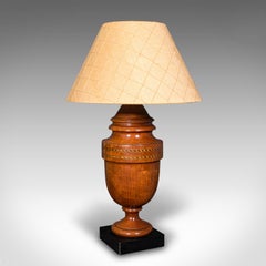 Vintage-Tischlampe, englisch, gedrechselt, Nussbaum, Schachtelholz, Beistellleuchte, Mitte des Jahrhunderts