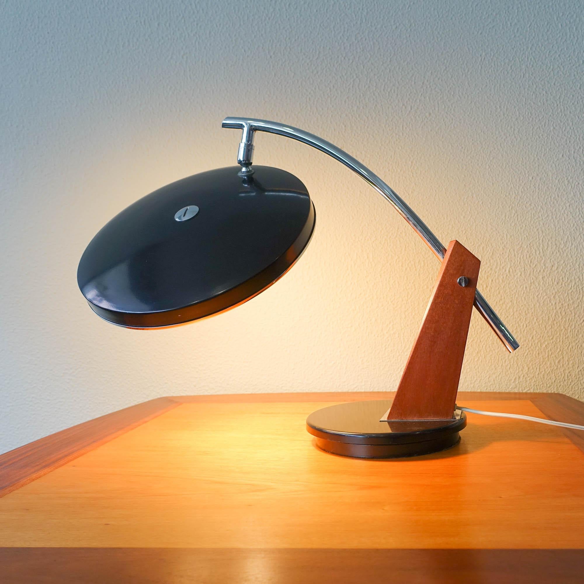 Vintage Table Lamp from Lupela, 1960s In Good Condition For Sale In Lisboa, PT