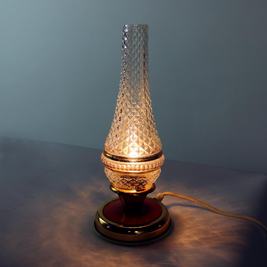 Ottone Lampada da tavolo vintage in ottone e vetro, Cecoslovacchia, anni '60 in vendita