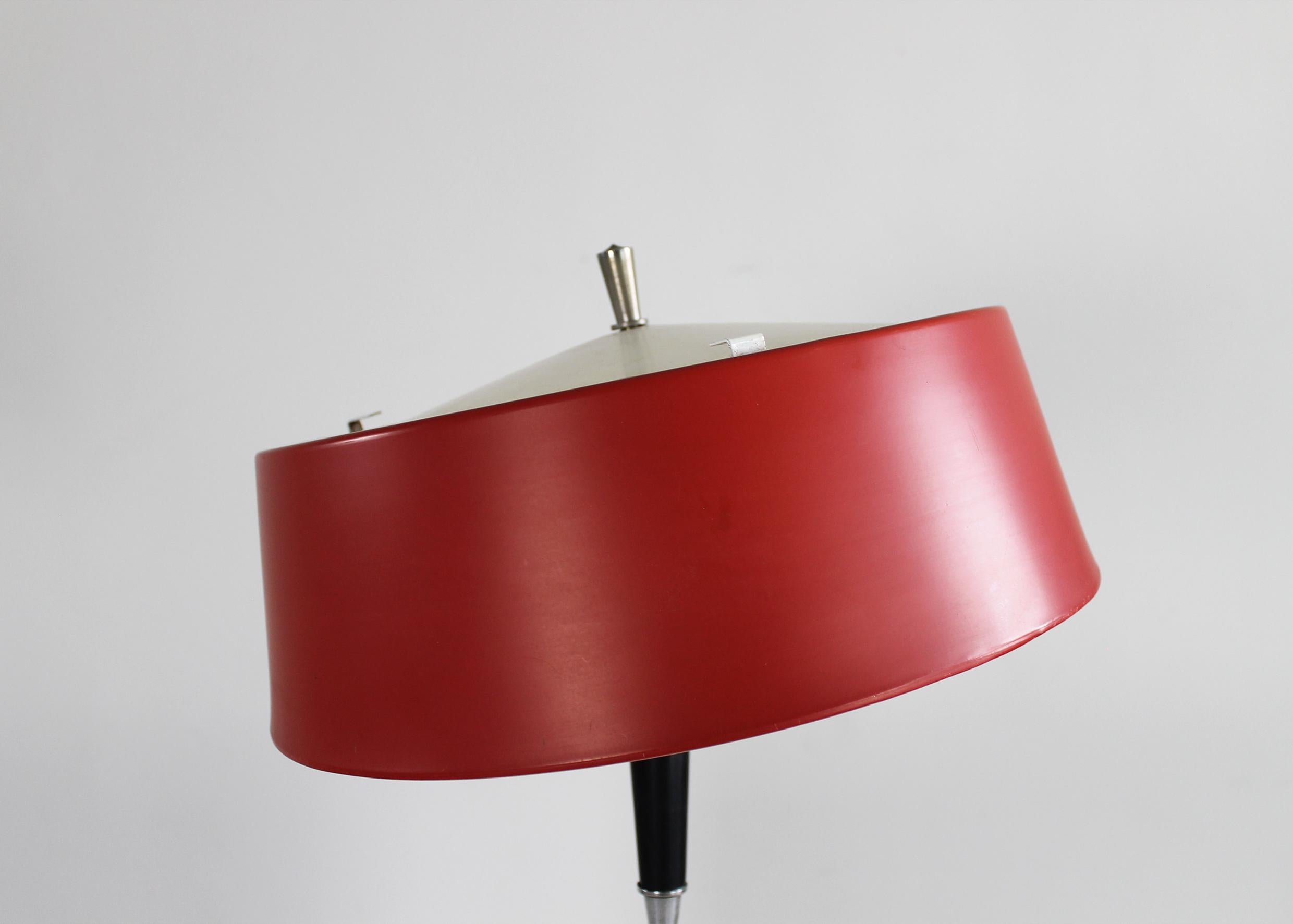 Mid-Century Modern Vintage Table Lamp in Red Lacquered Aluminum by Oscar Torlasco 1950s Italy For Sale