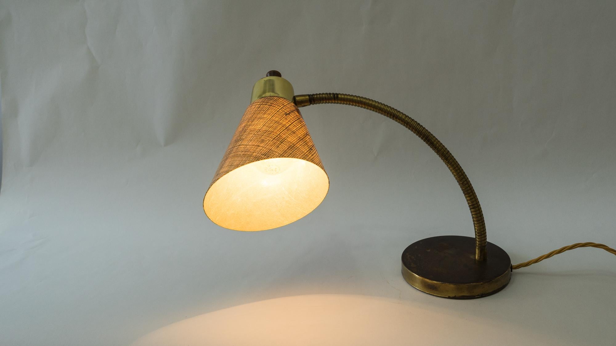 Vintage-Tischlampe, italienisch, ca. 1960er Jahre im Angebot 8