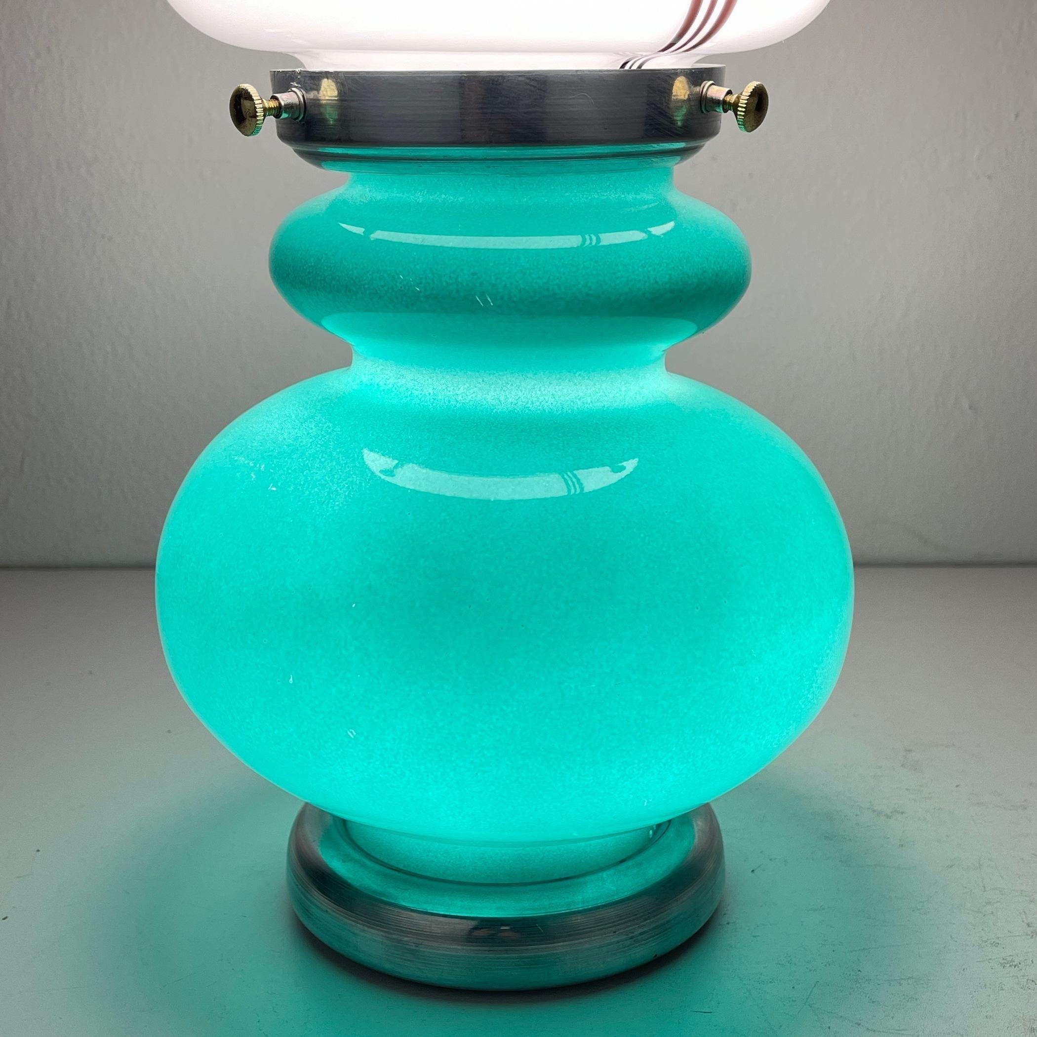 Mid-Century Modern Lampe de table vintage Italie des années 1980 en vente